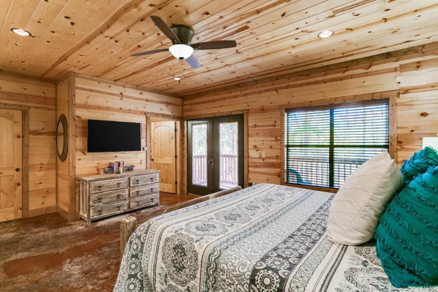 As Seen on TV! Safari Views + Hot Tub + Firepit