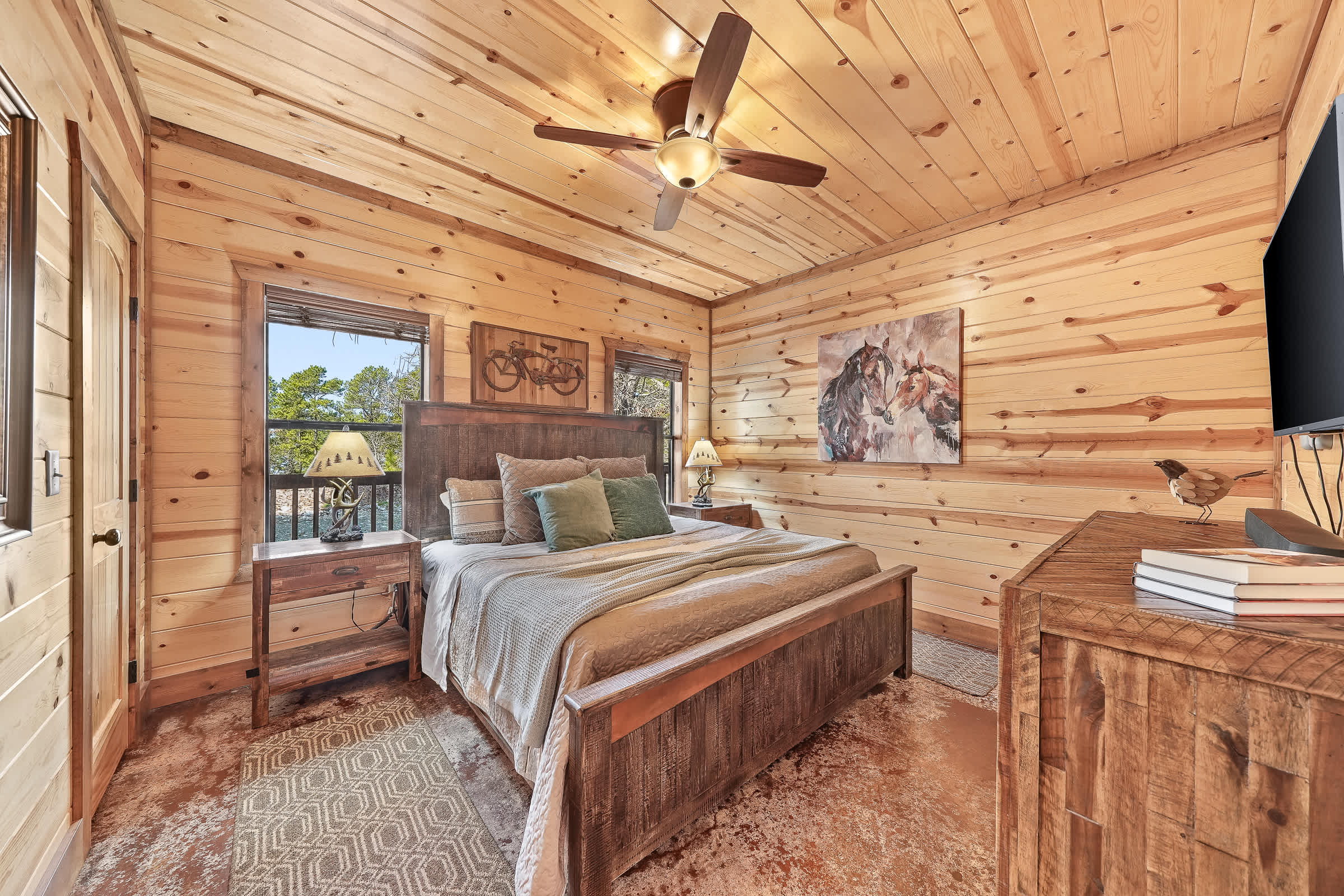 As Seen on TV! Safari Views + Hot Tub + Firepit