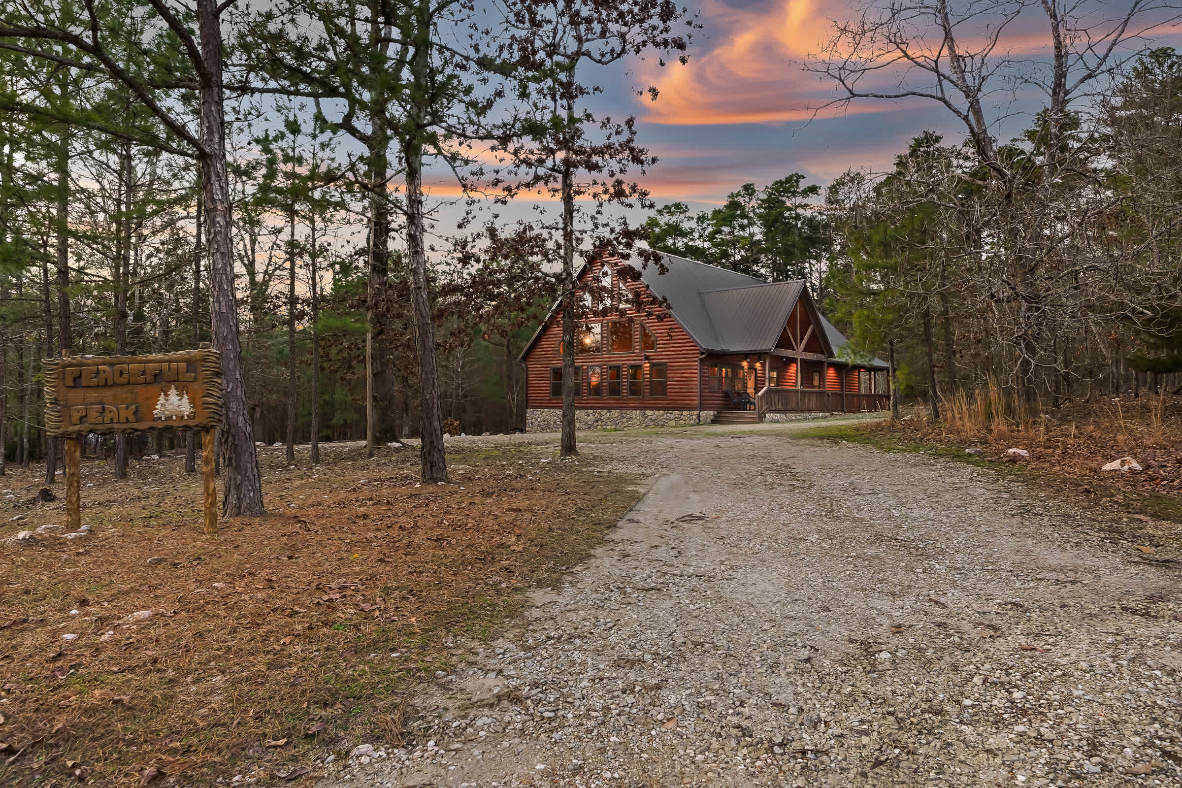 As Seen on TV! Safari Views + Hot Tub + Firepit