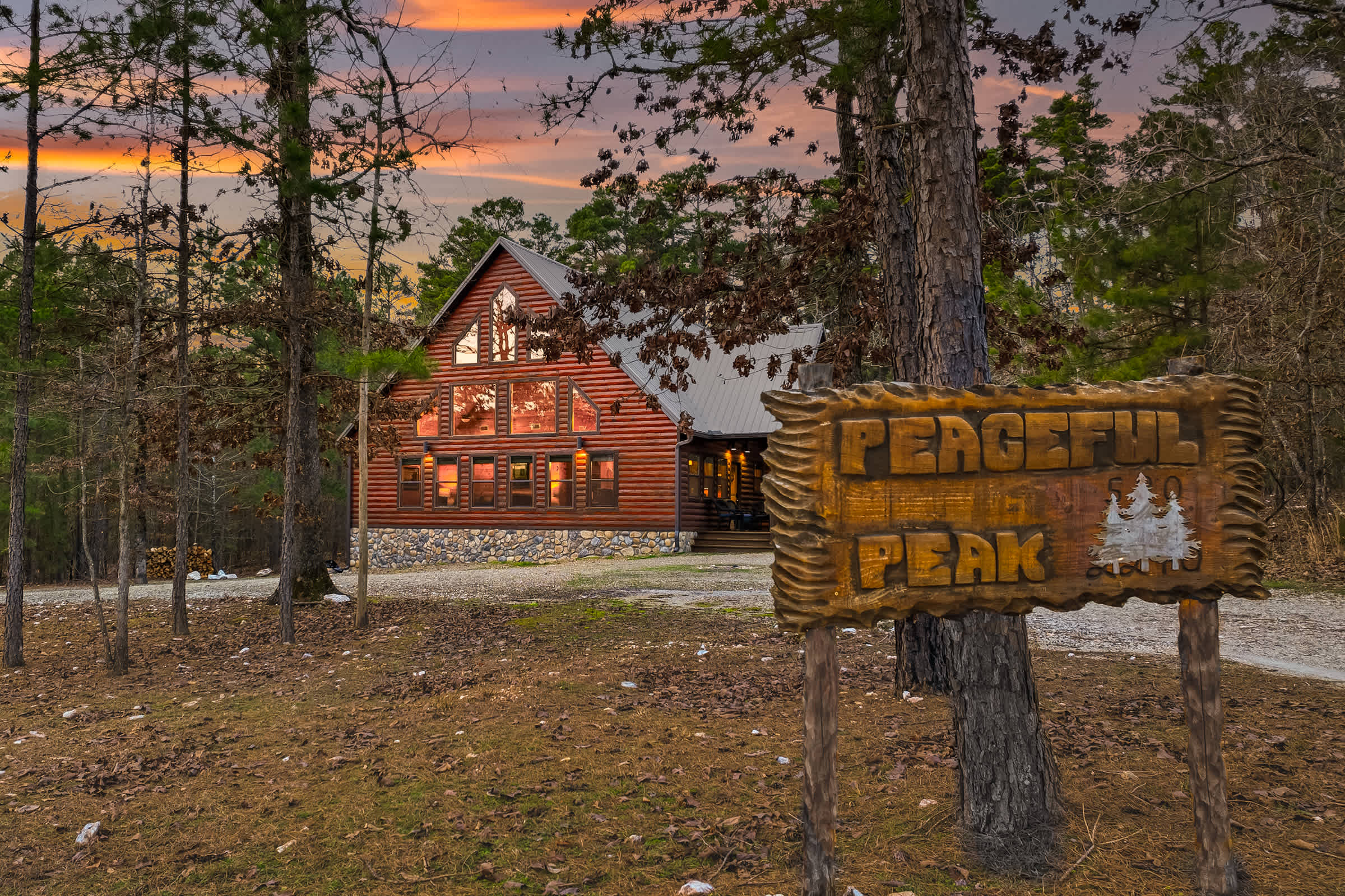 As Seen on TV! Safari Views + Hot Tub + Firepit