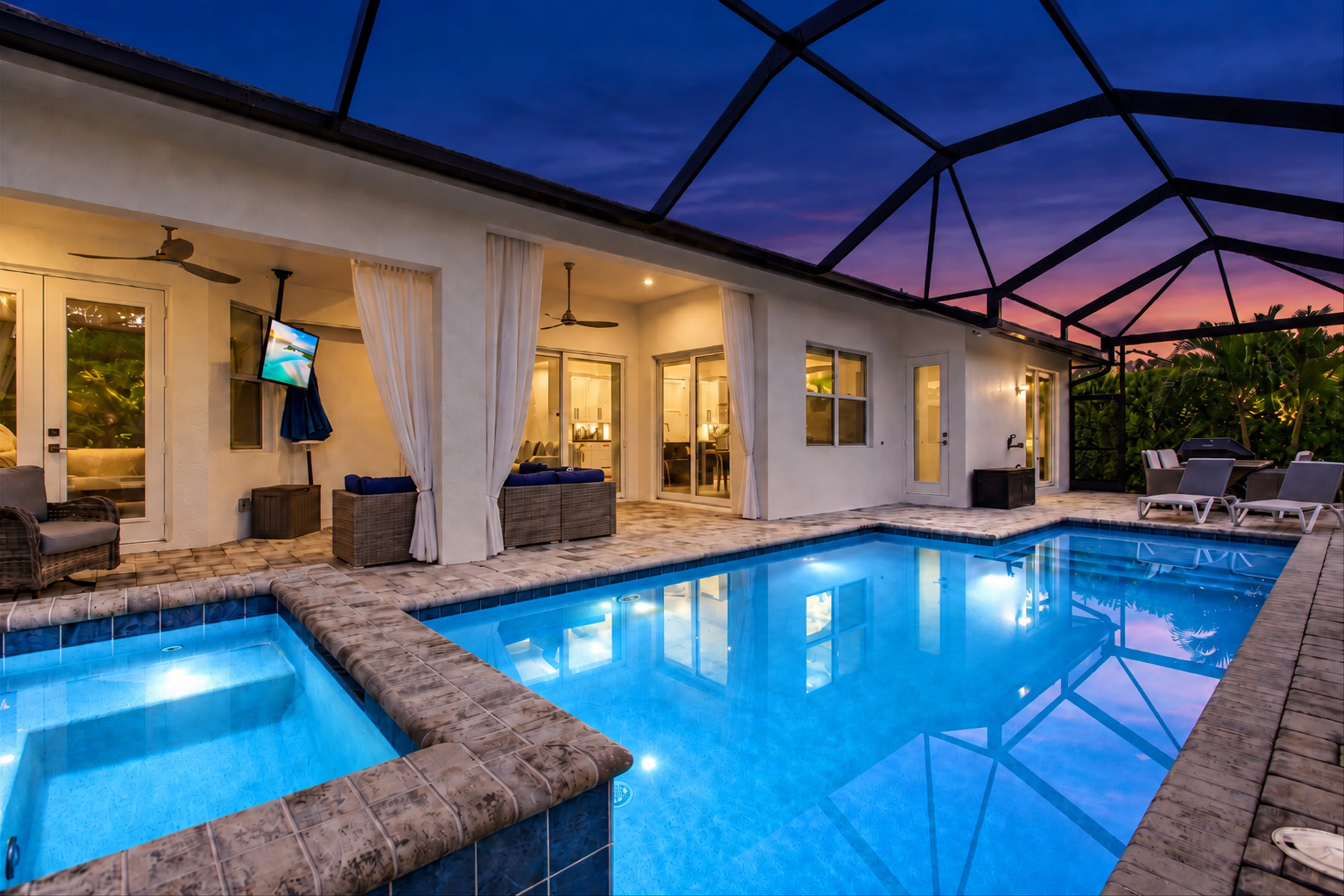 Spacious home with private heated pool & lanai
