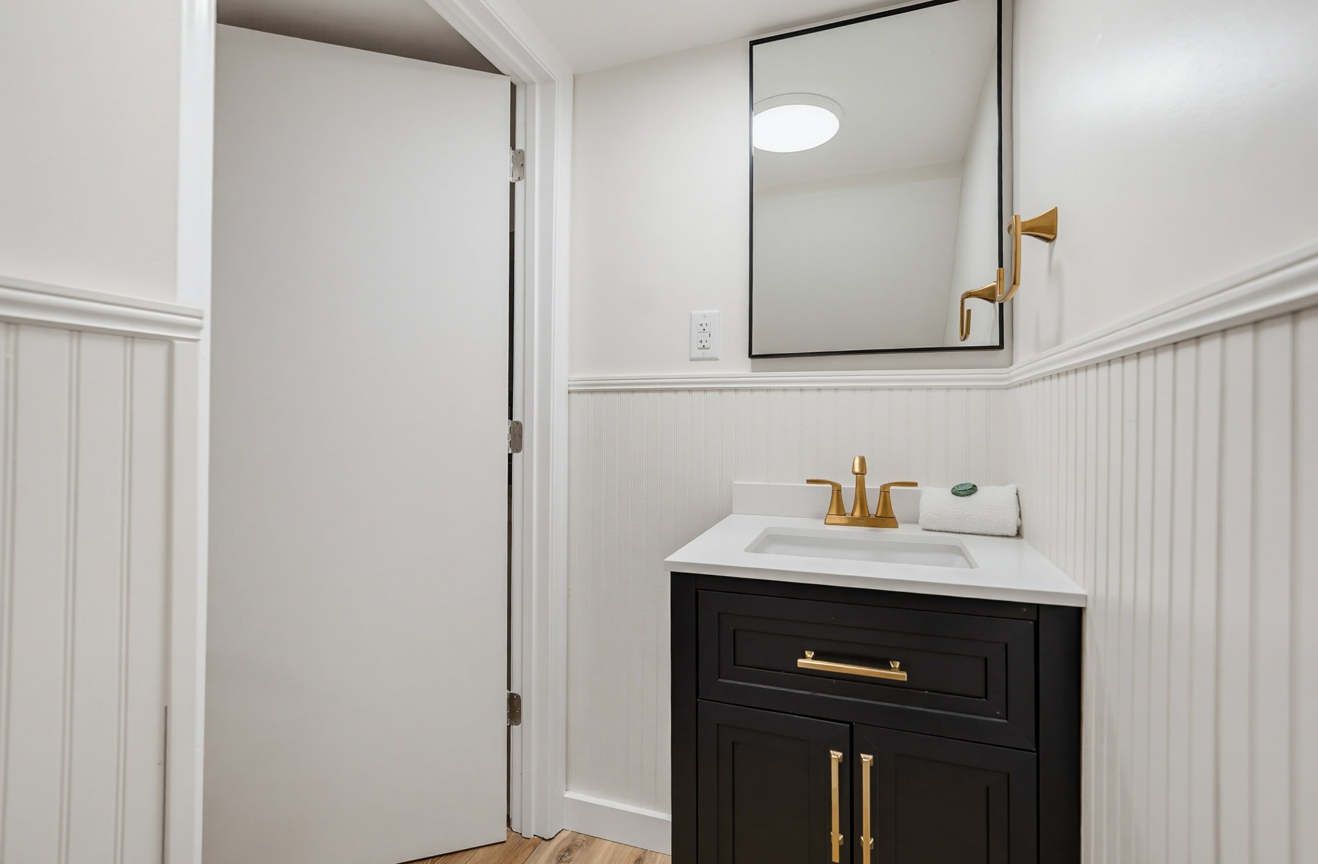 409 Captain John Fripp Villa | Photo 12