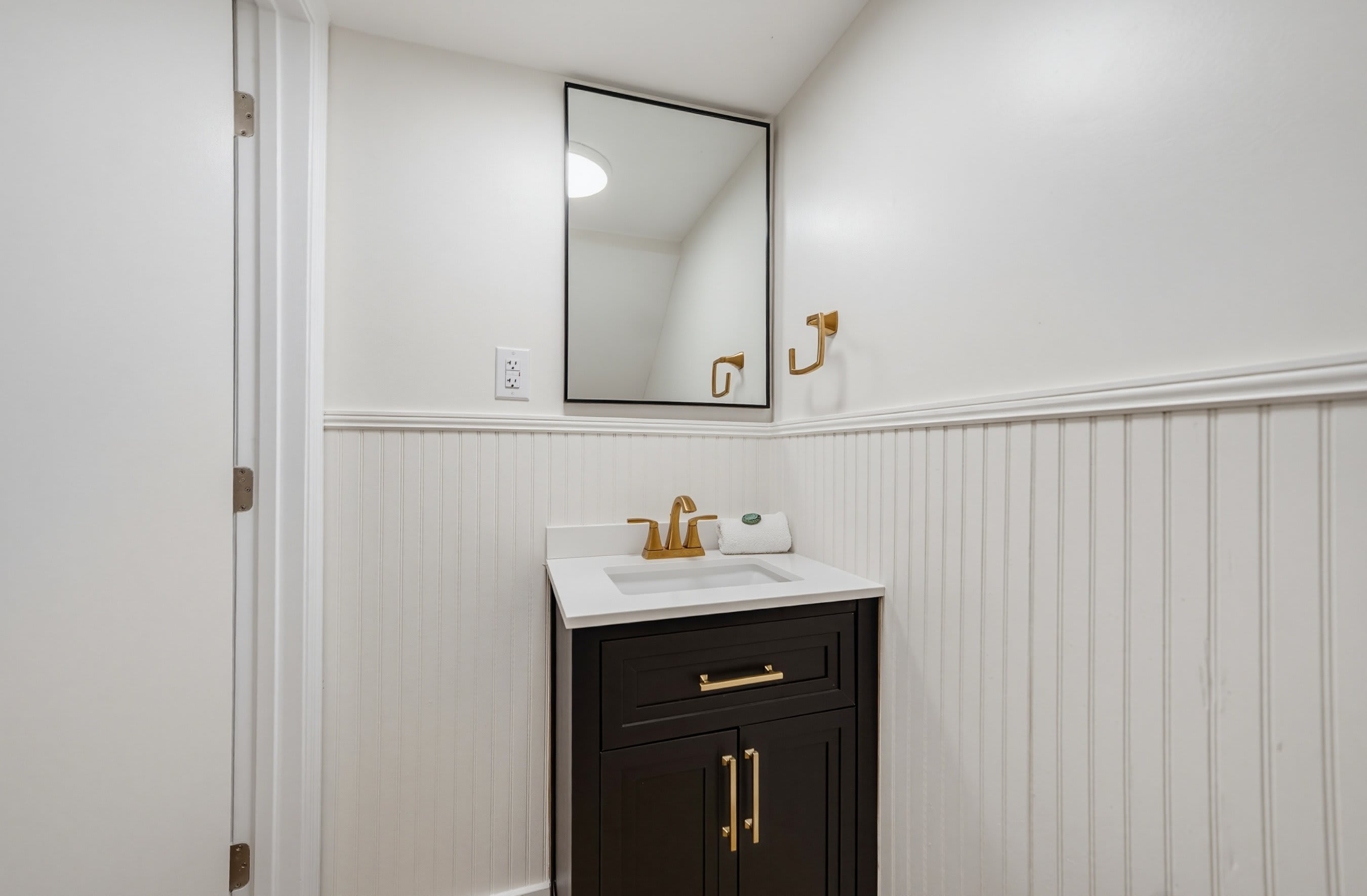409 Captain John Fripp Villa | Photo 13