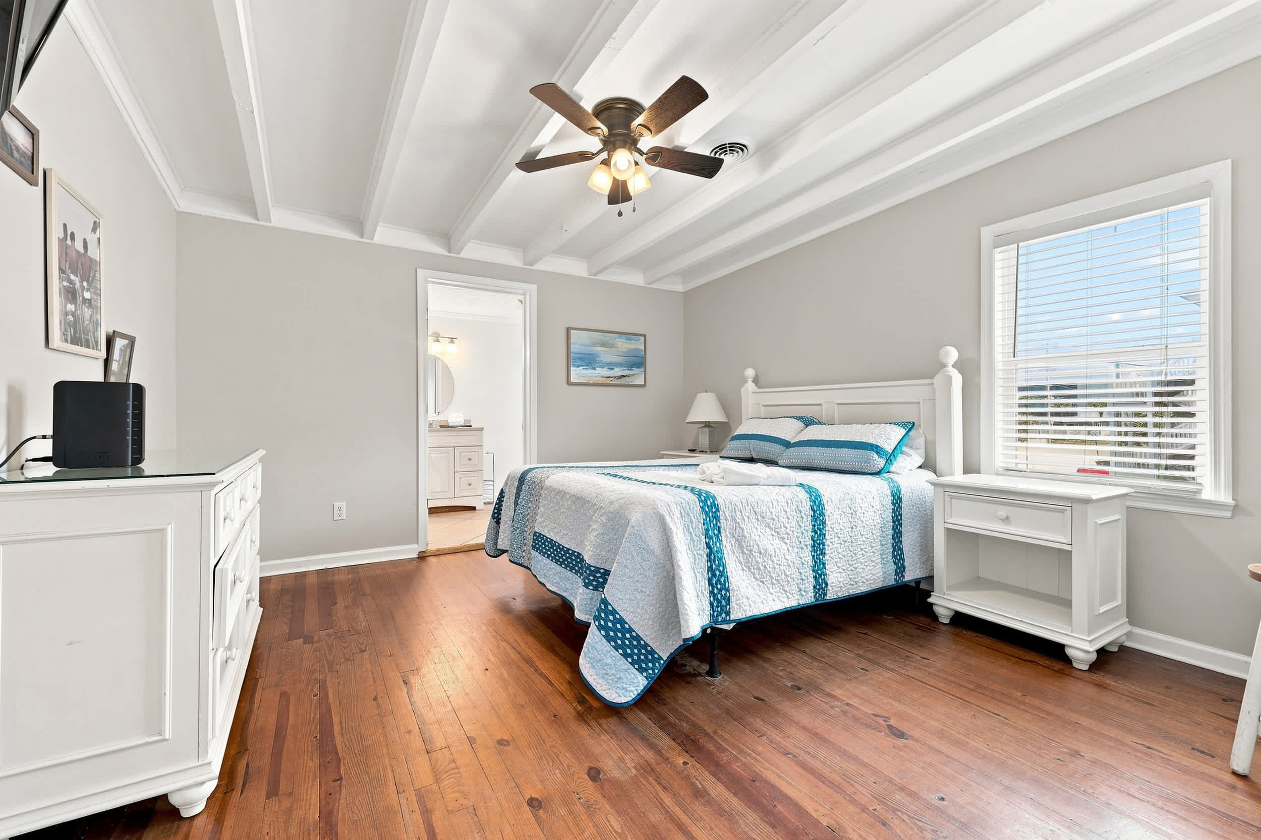Hazels Child Oceanfront Large  Beach House