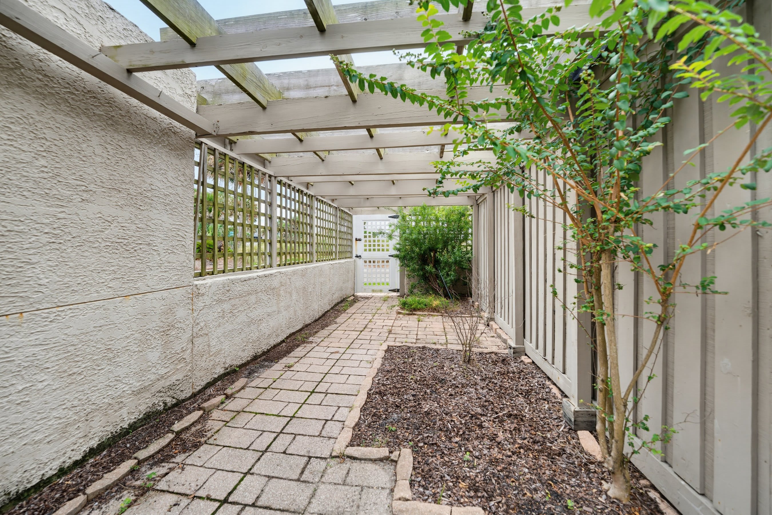 145 Ocean Point Dr | Photo 26