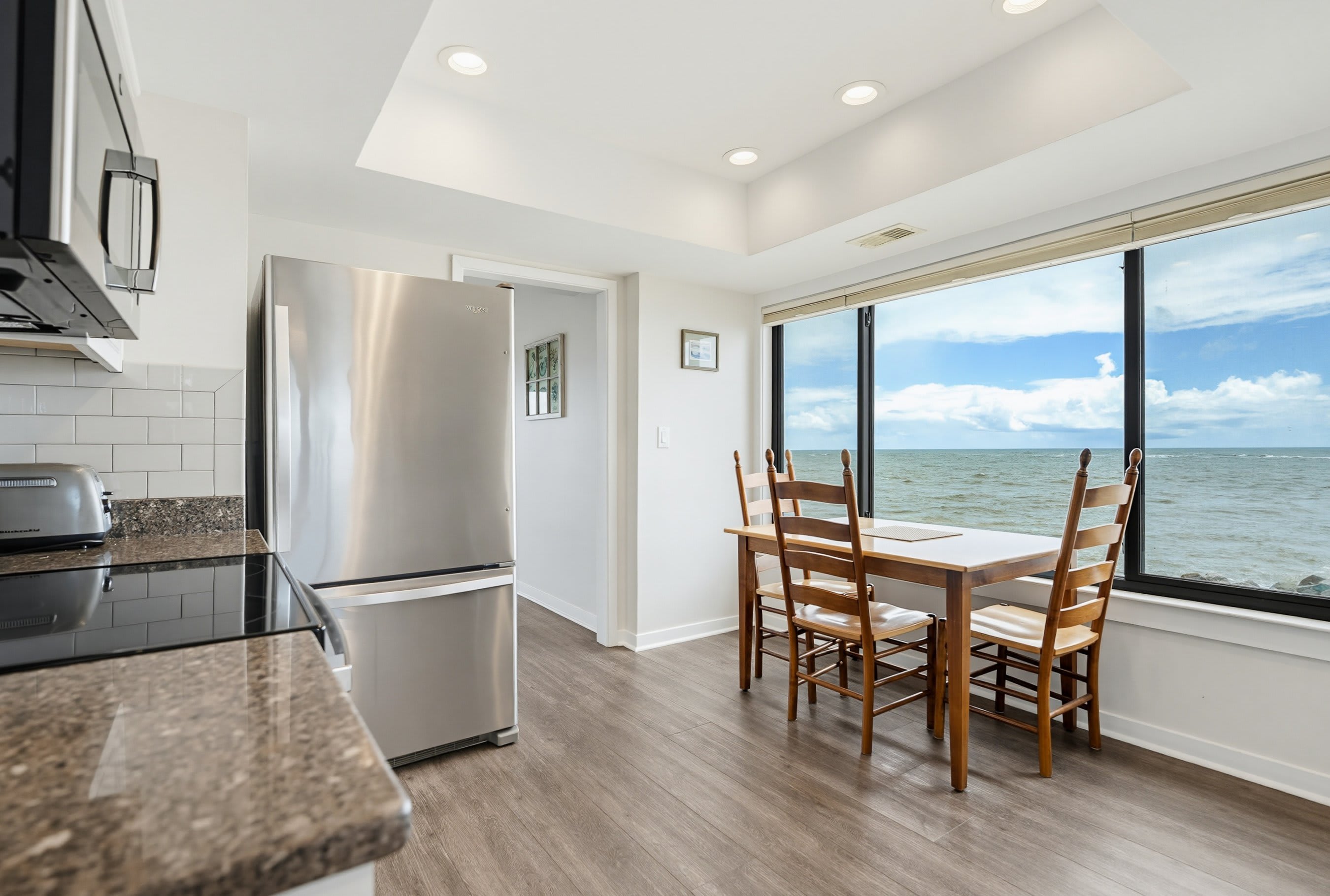 637 Newhaven | Photo 5