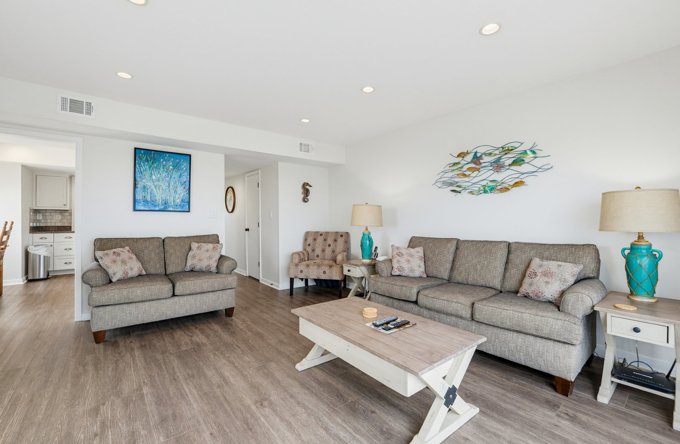 637 Newhaven | Photo 11