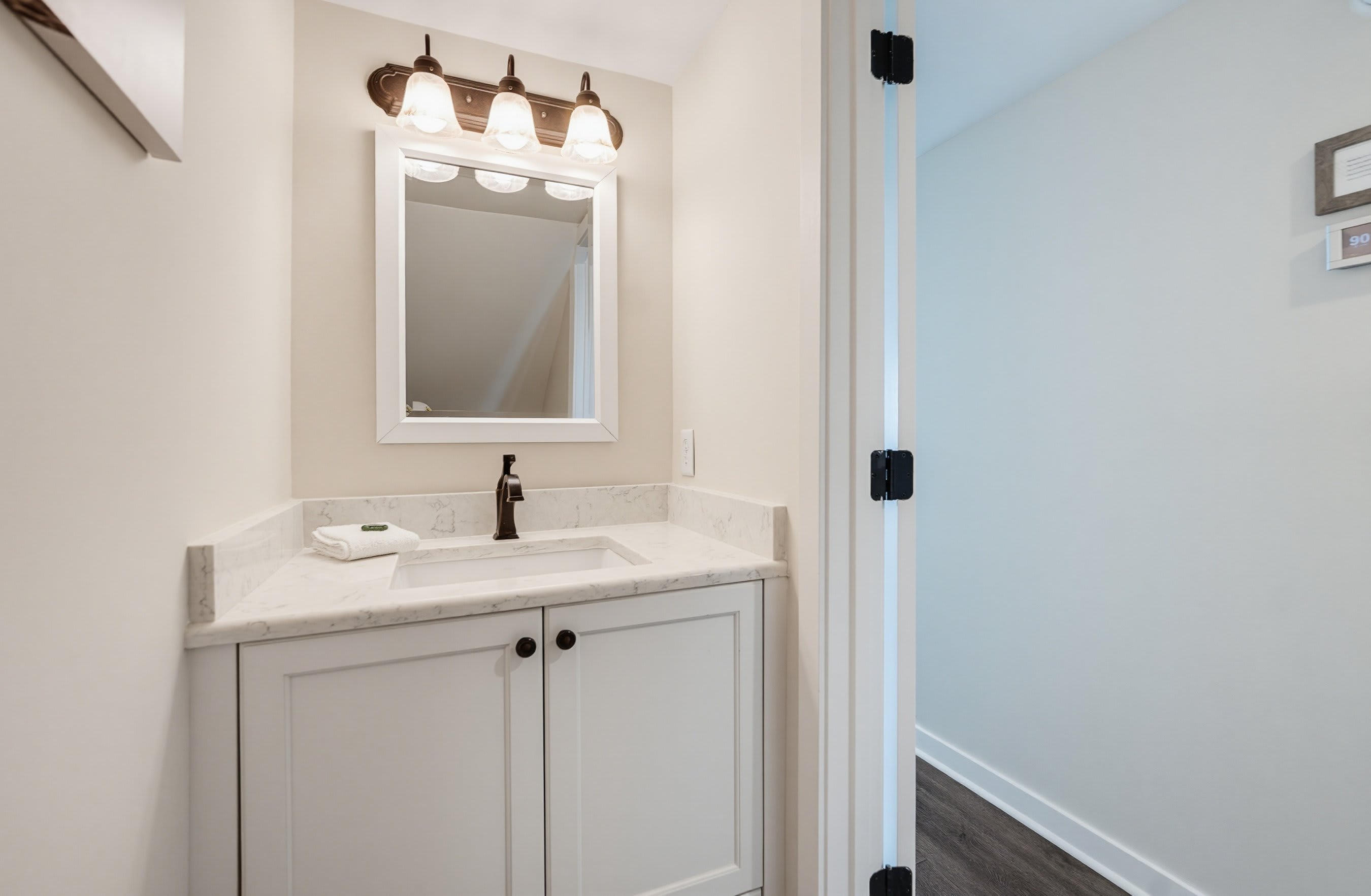 637 Newhaven | Photo 15