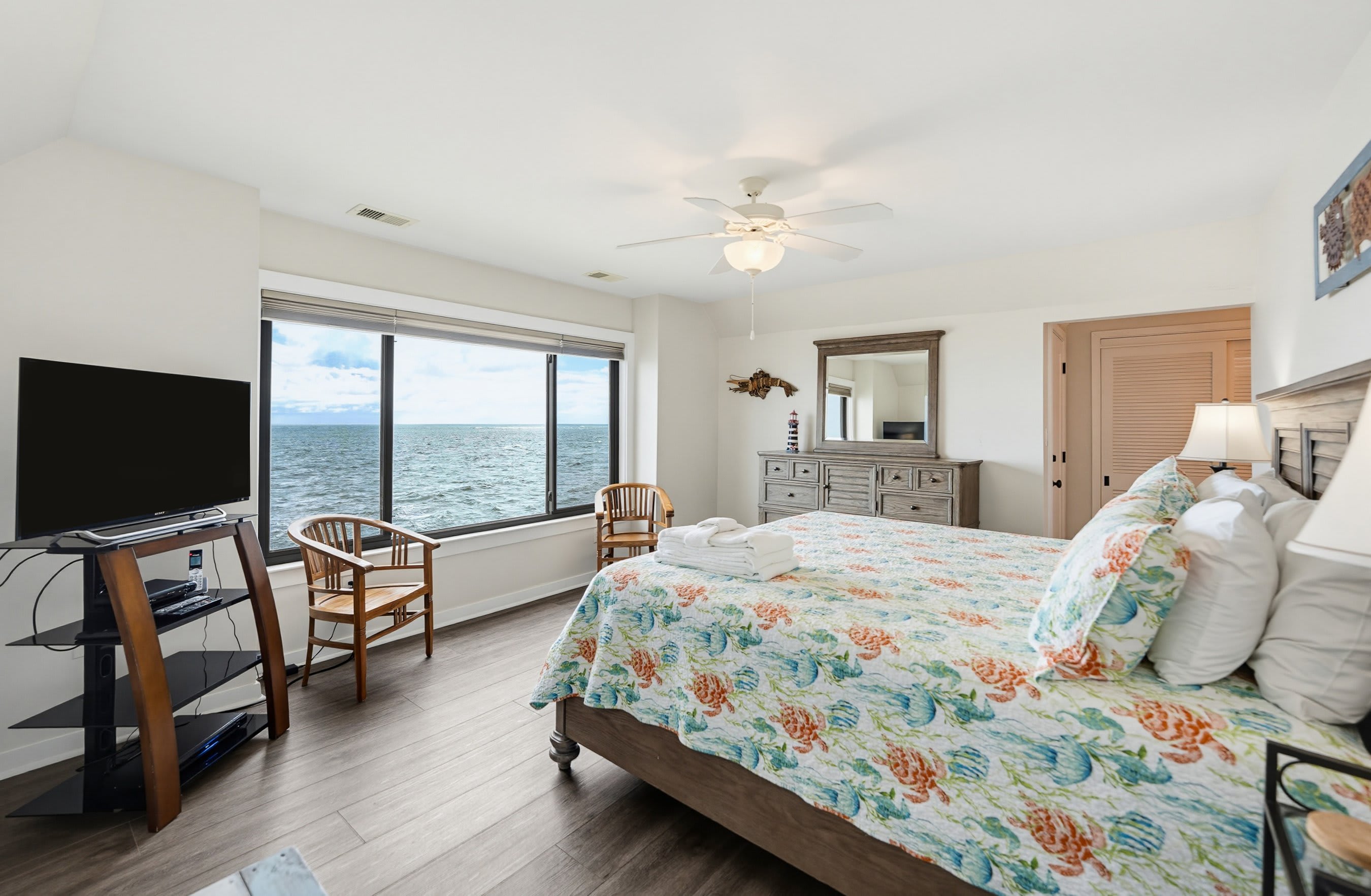 637 Newhaven | Photo 19