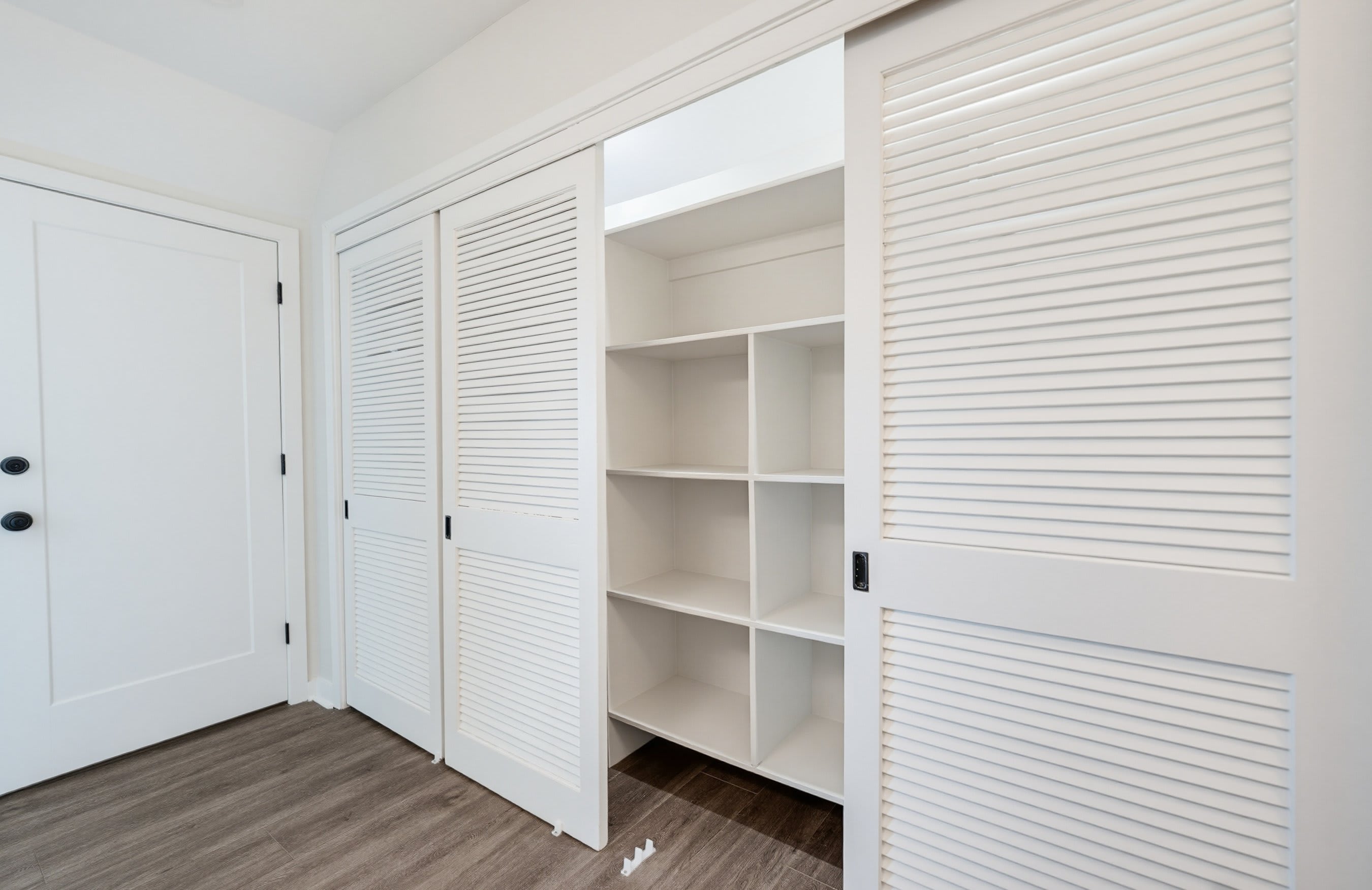 637 Newhaven | Photo 22