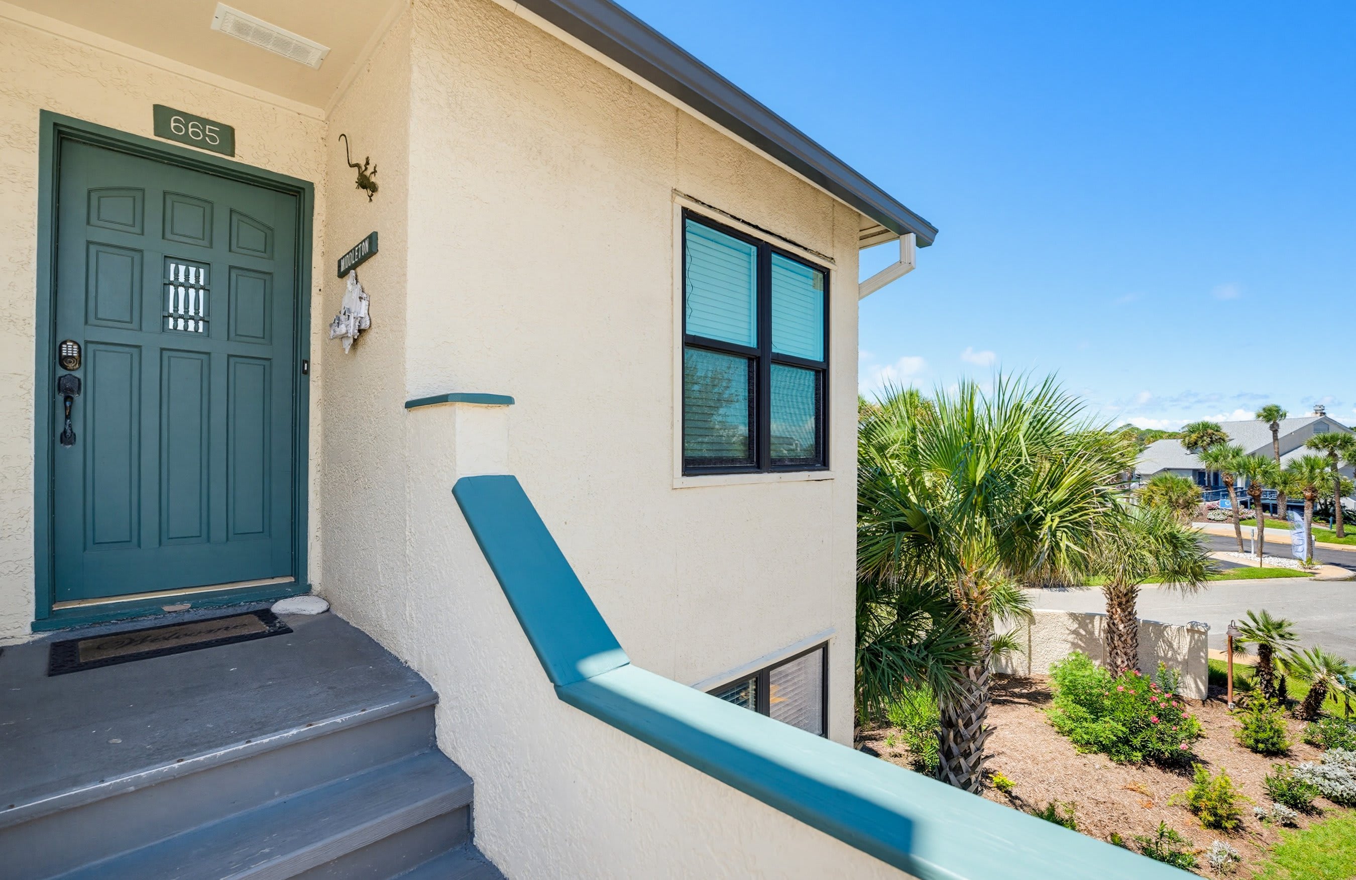 665 Newhaven | Photo 20
