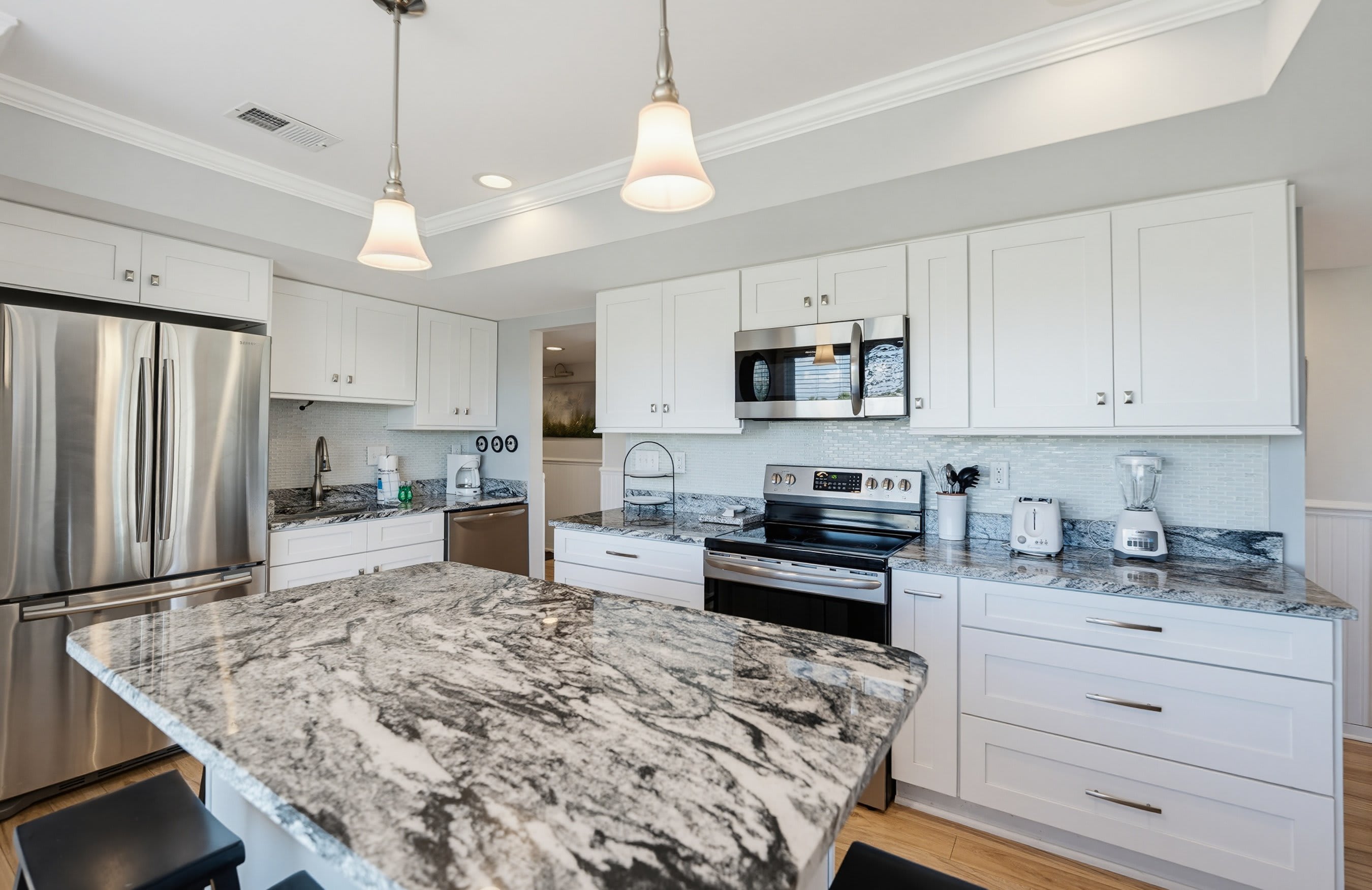 665 Newhaven | Photo 8