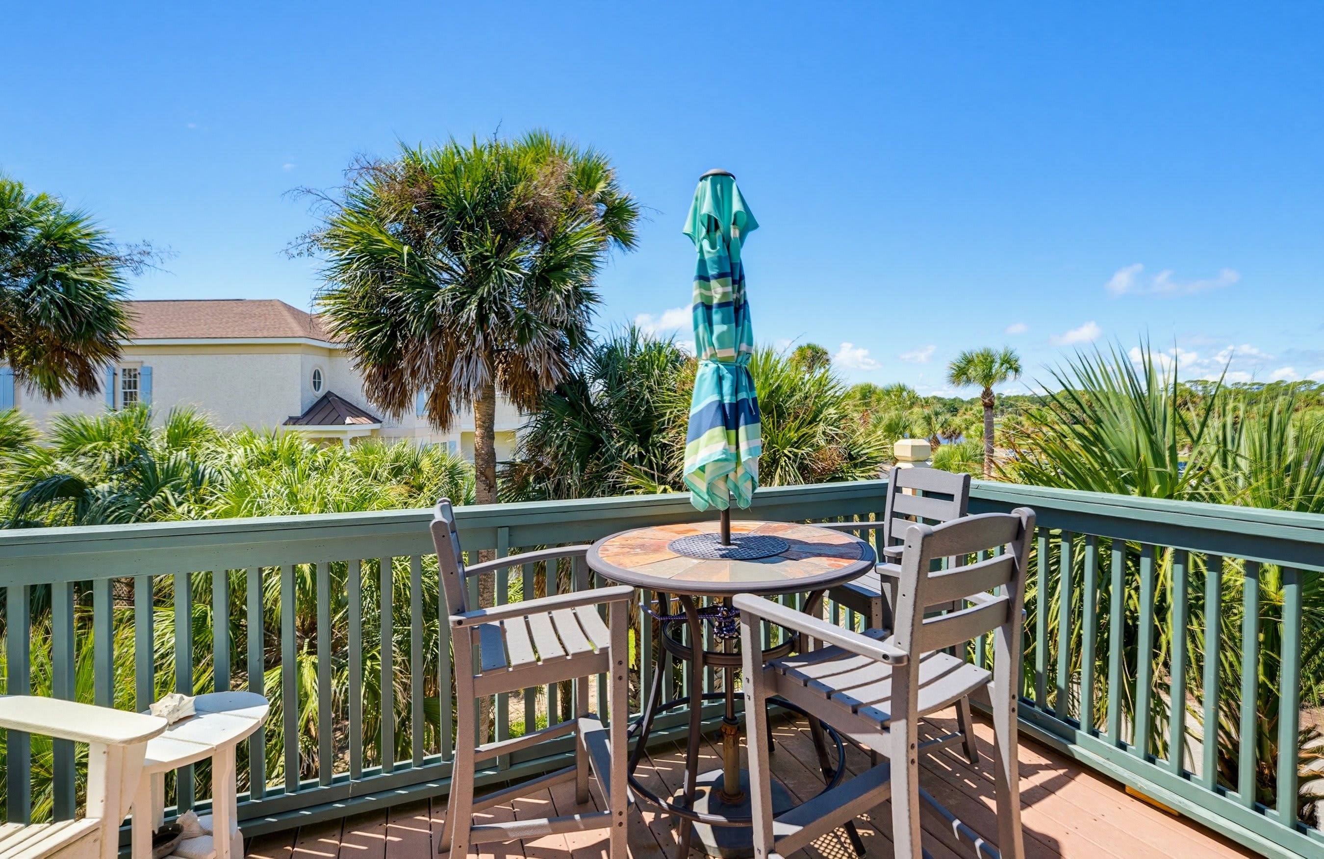 665 Newhaven | Photo 19