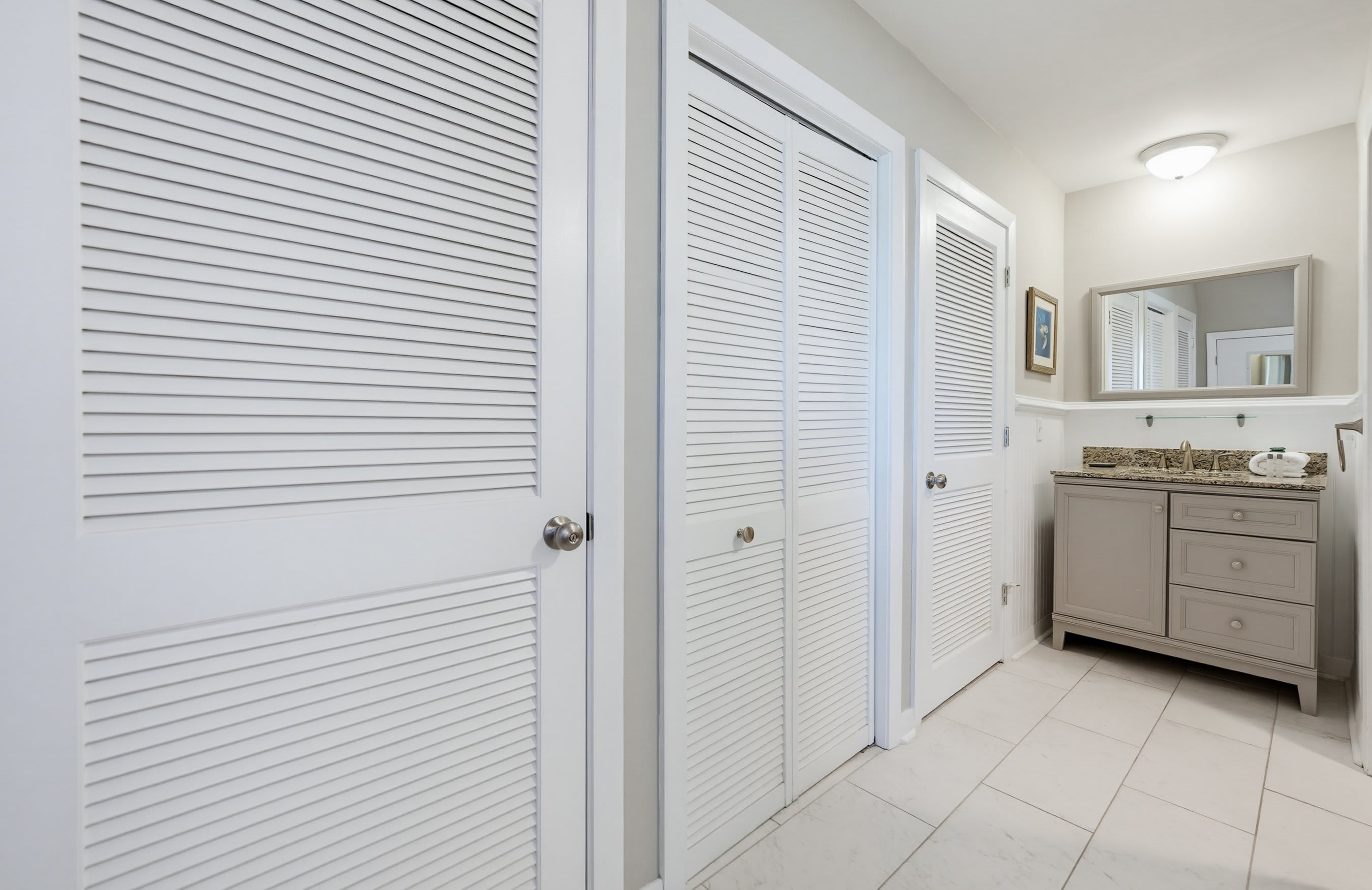 665 Newhaven | Photo 16