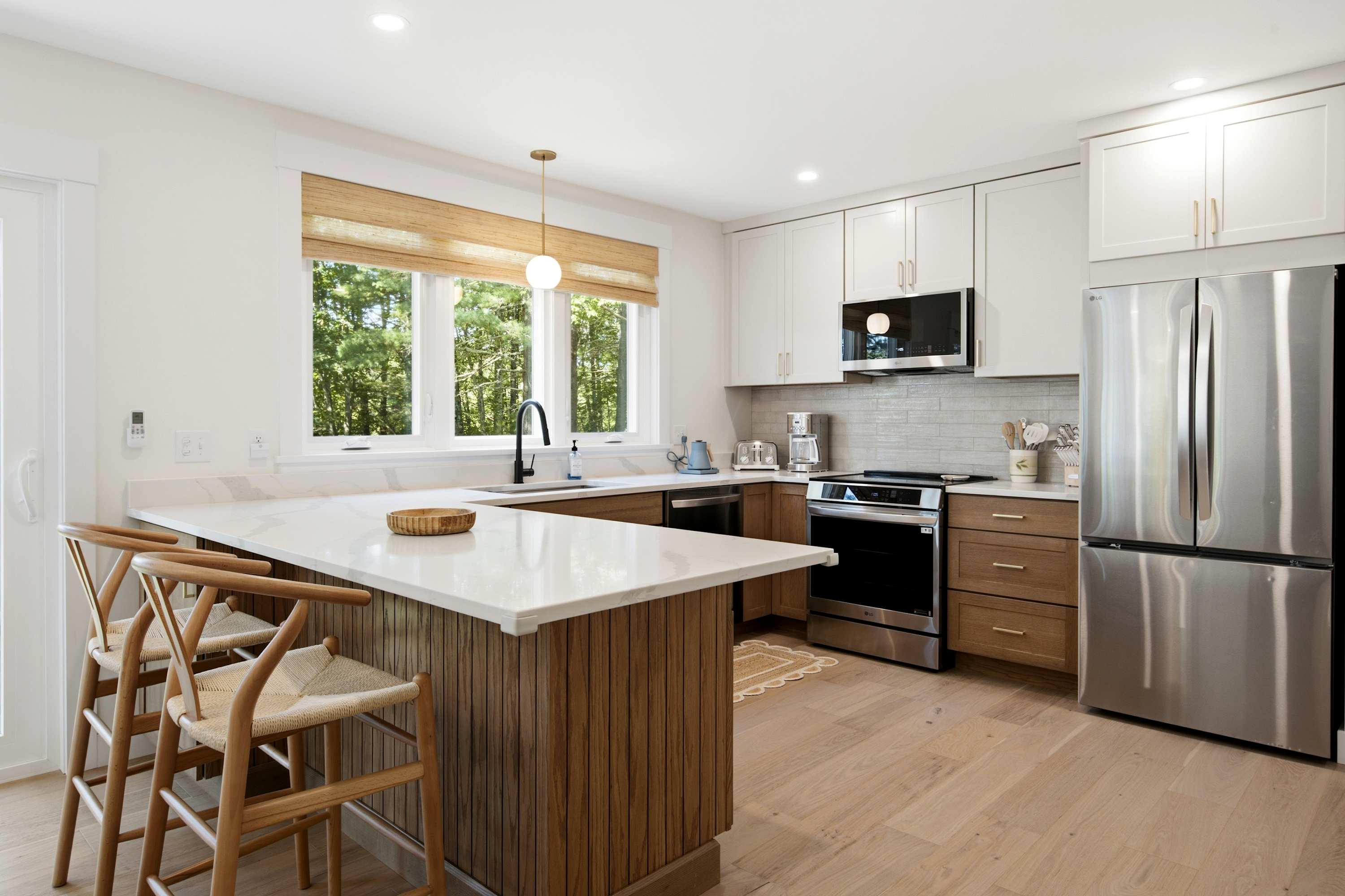 The open kitchen is well equipped for an unforgettable getaway​