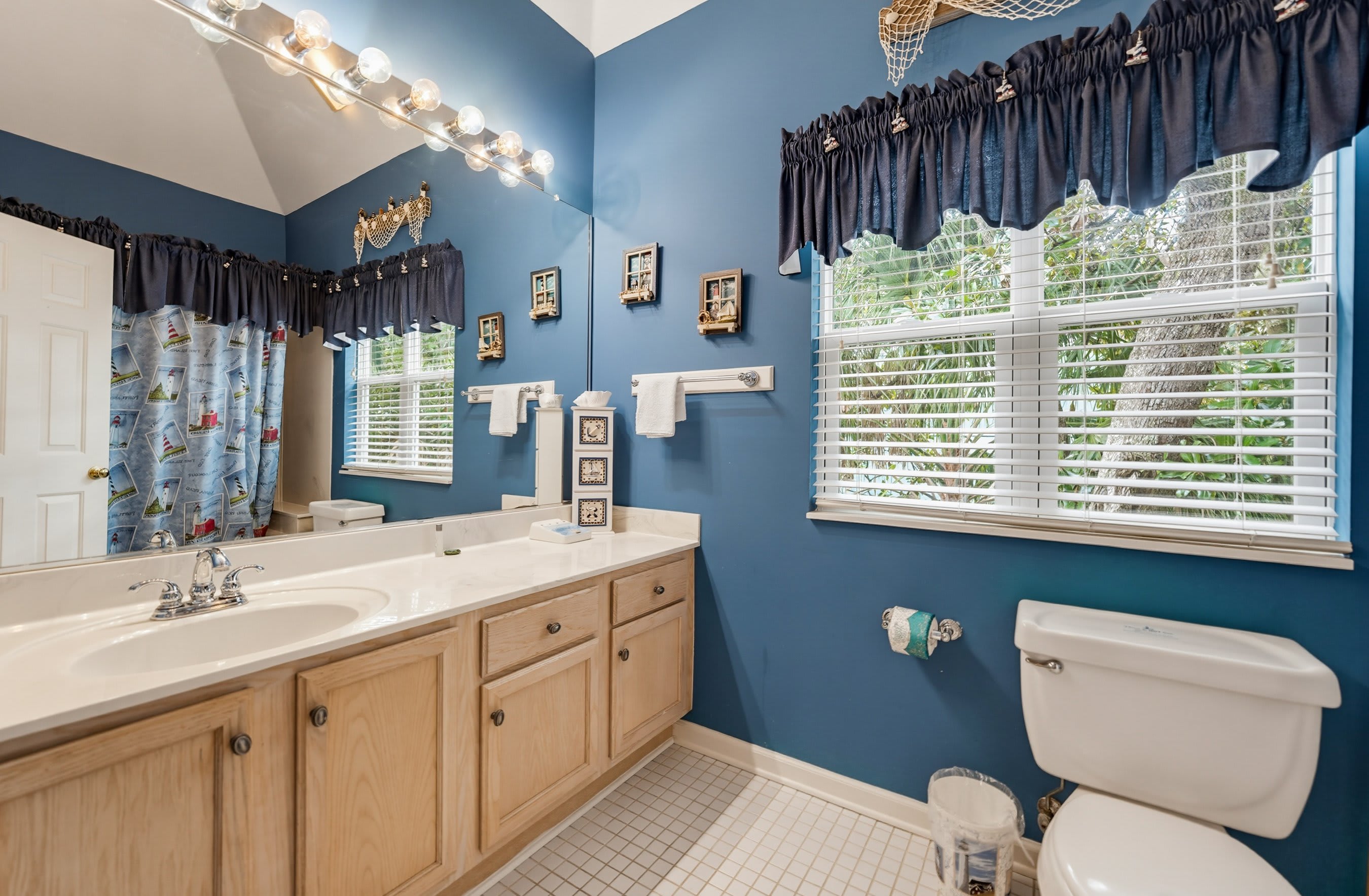 Primary Bathroom Upstairs with Tub/Shower Combo
