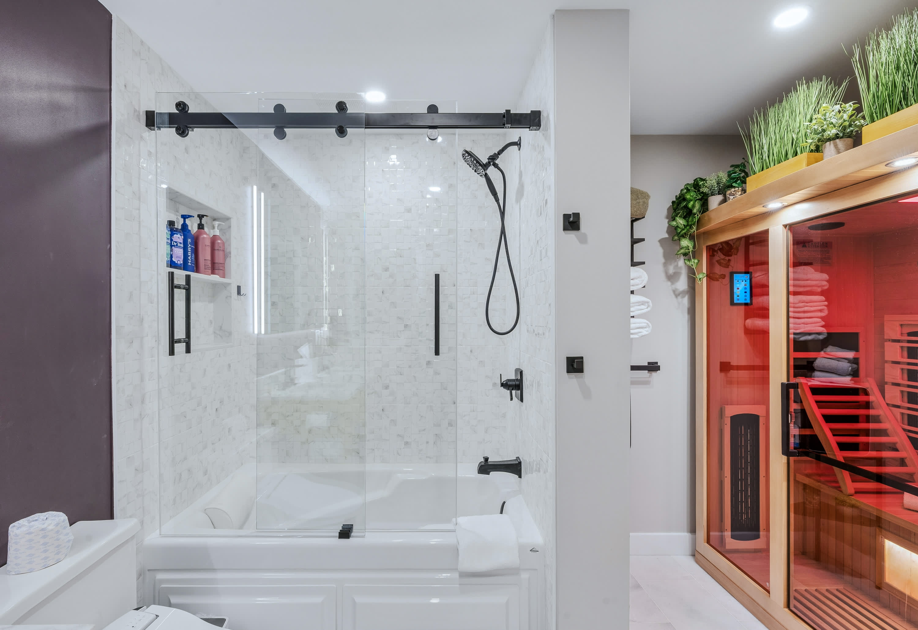 Renovated Condo with Sauna, Peloton & Fireplace
