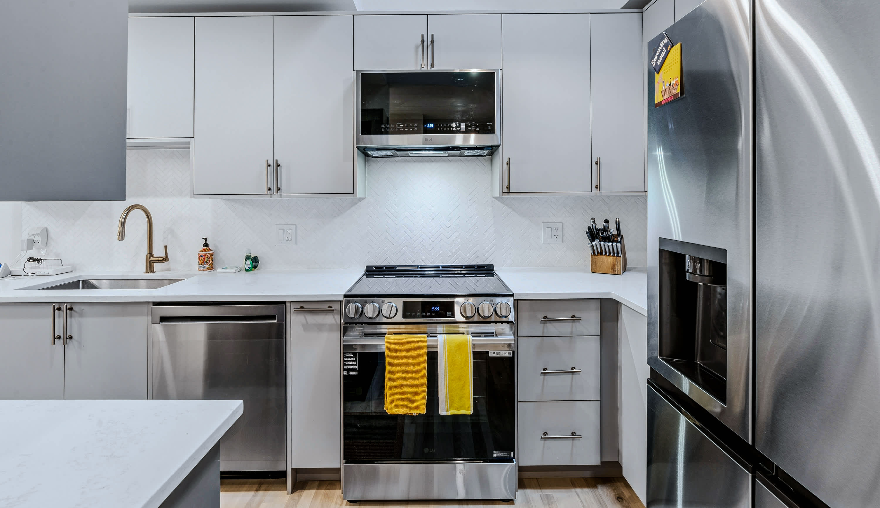 Renovated Condo with Sauna, Peloton & Fireplace