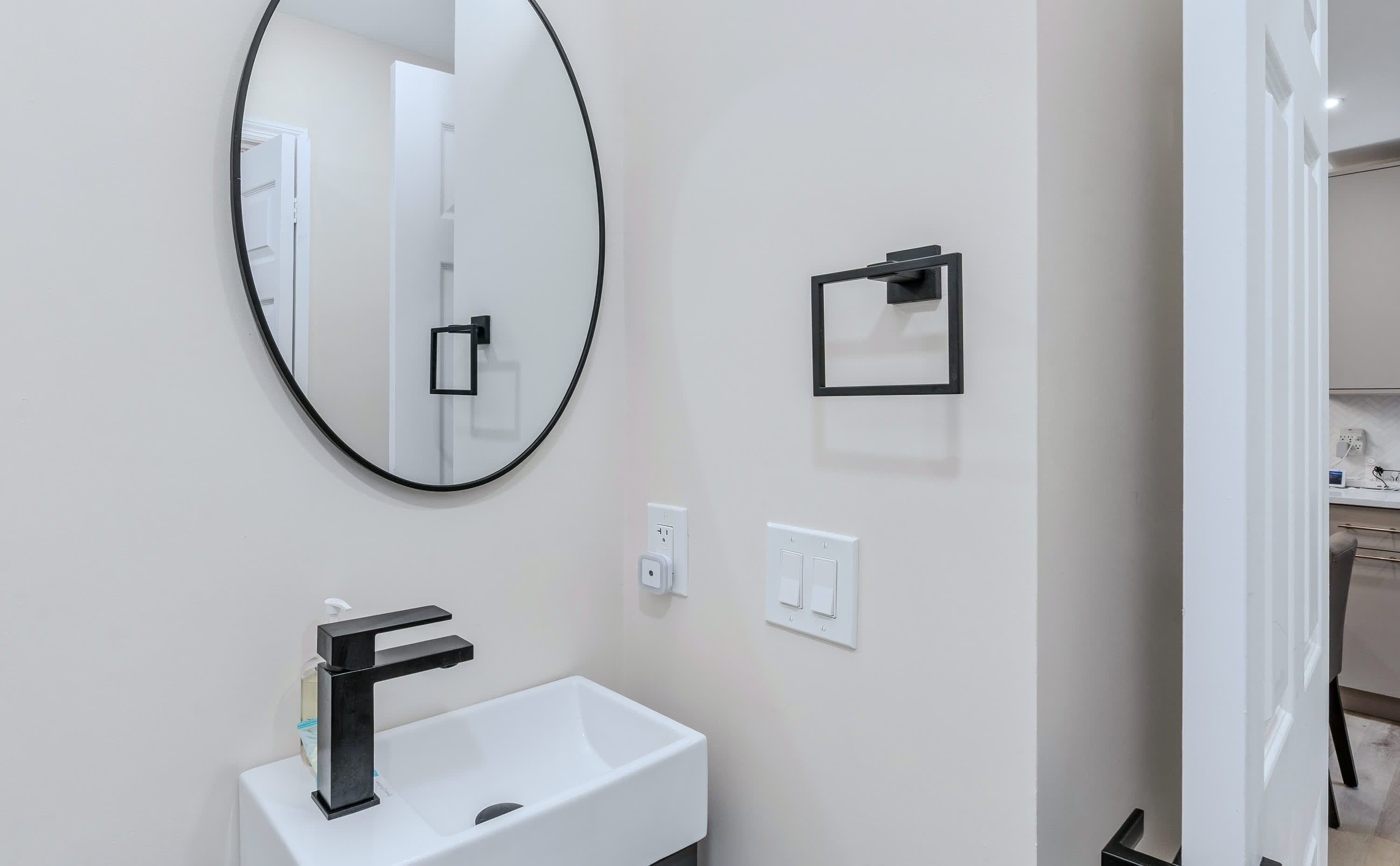 Renovated Condo with Sauna, Peloton & Fireplace