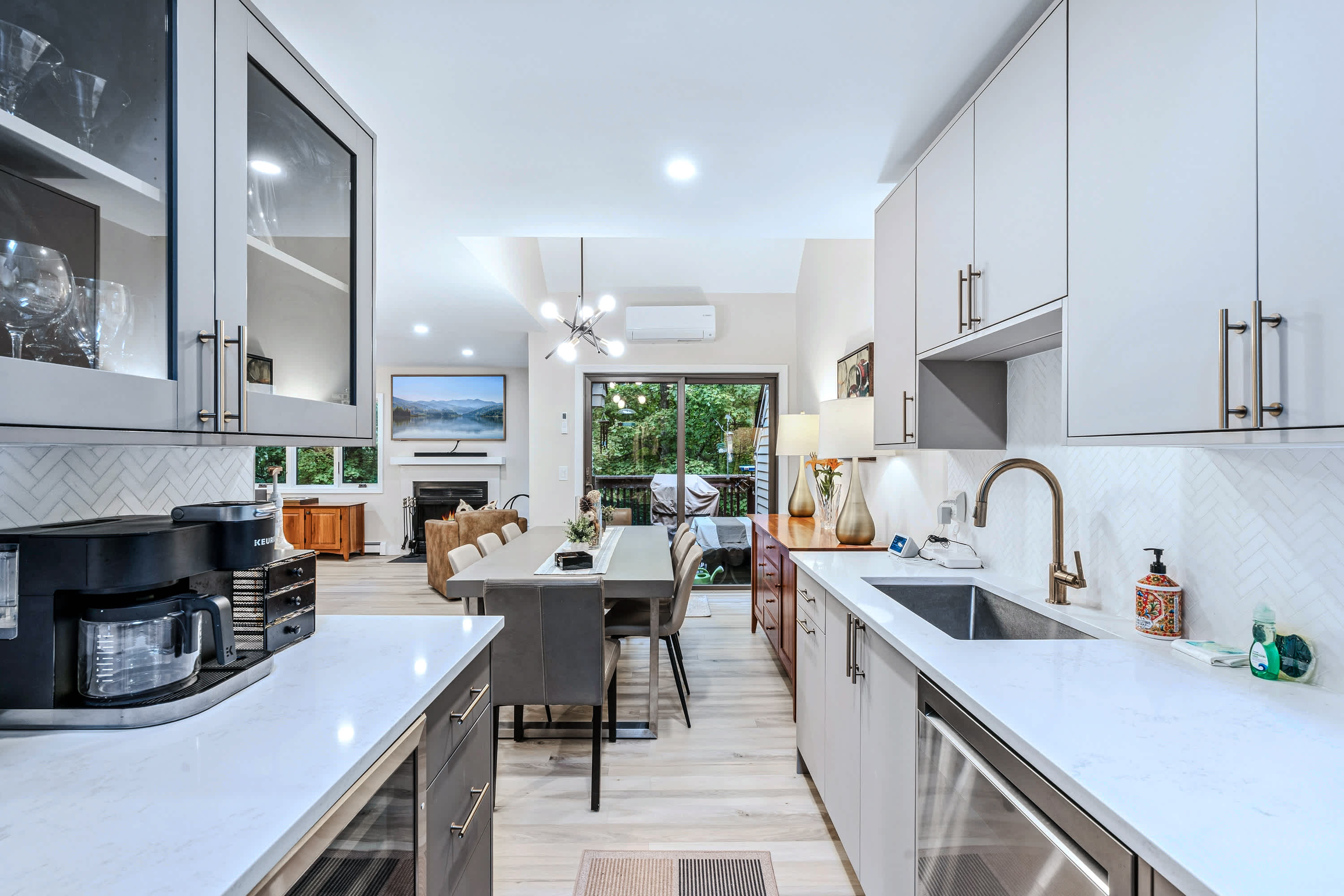 Renovated Condo with Sauna, Peloton & Fireplace