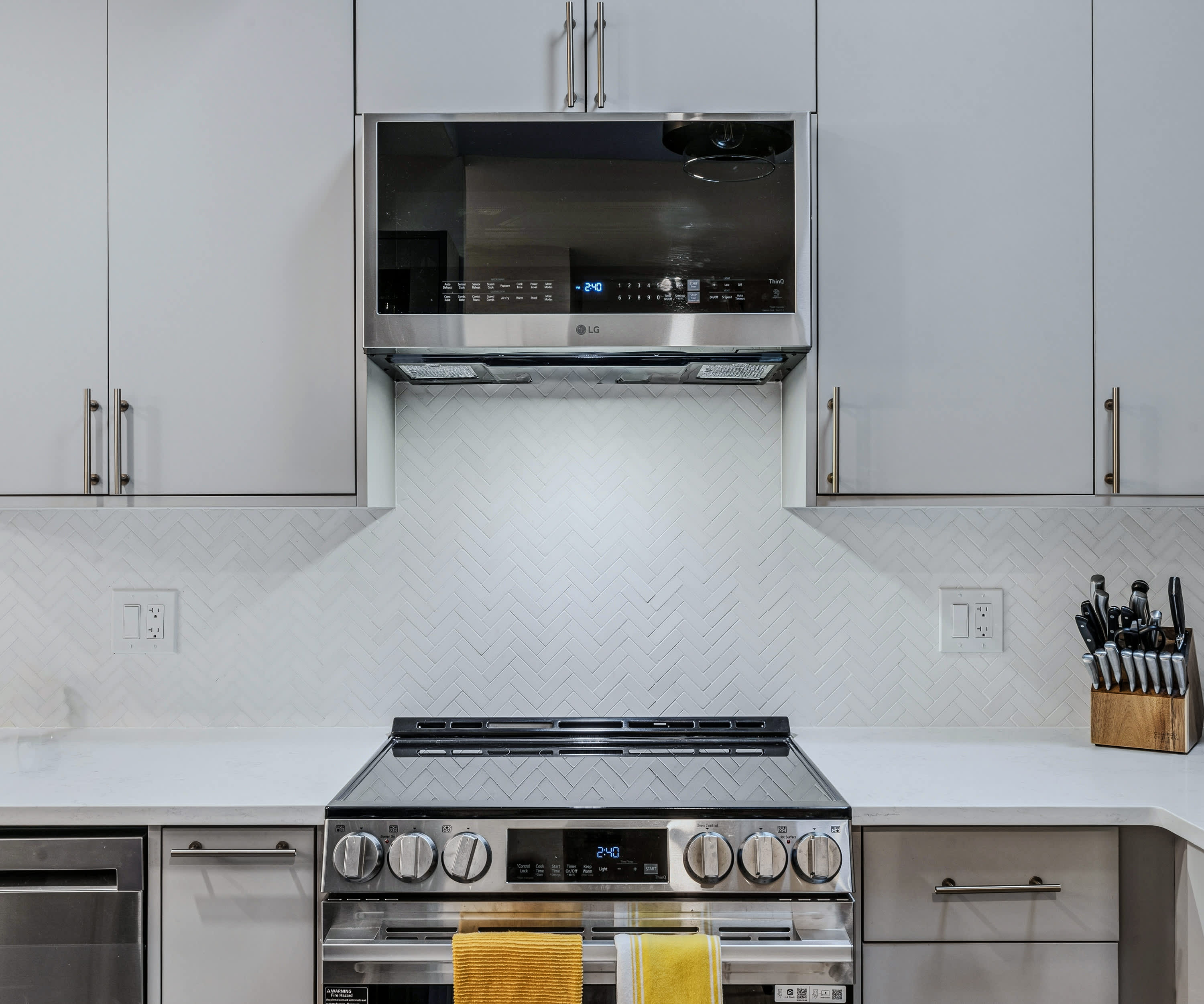 Renovated Condo with Sauna, Peloton & Fireplace