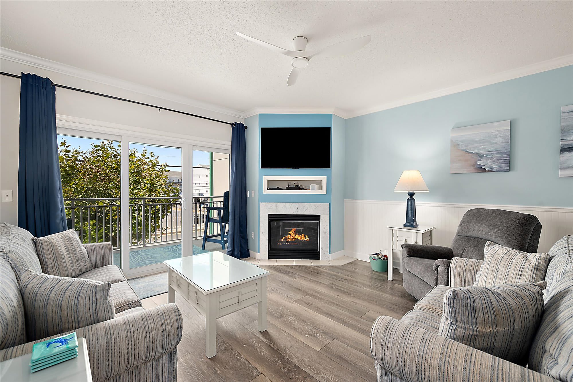 Updated 3BR Ocean Block Condo with Rooftop Pool