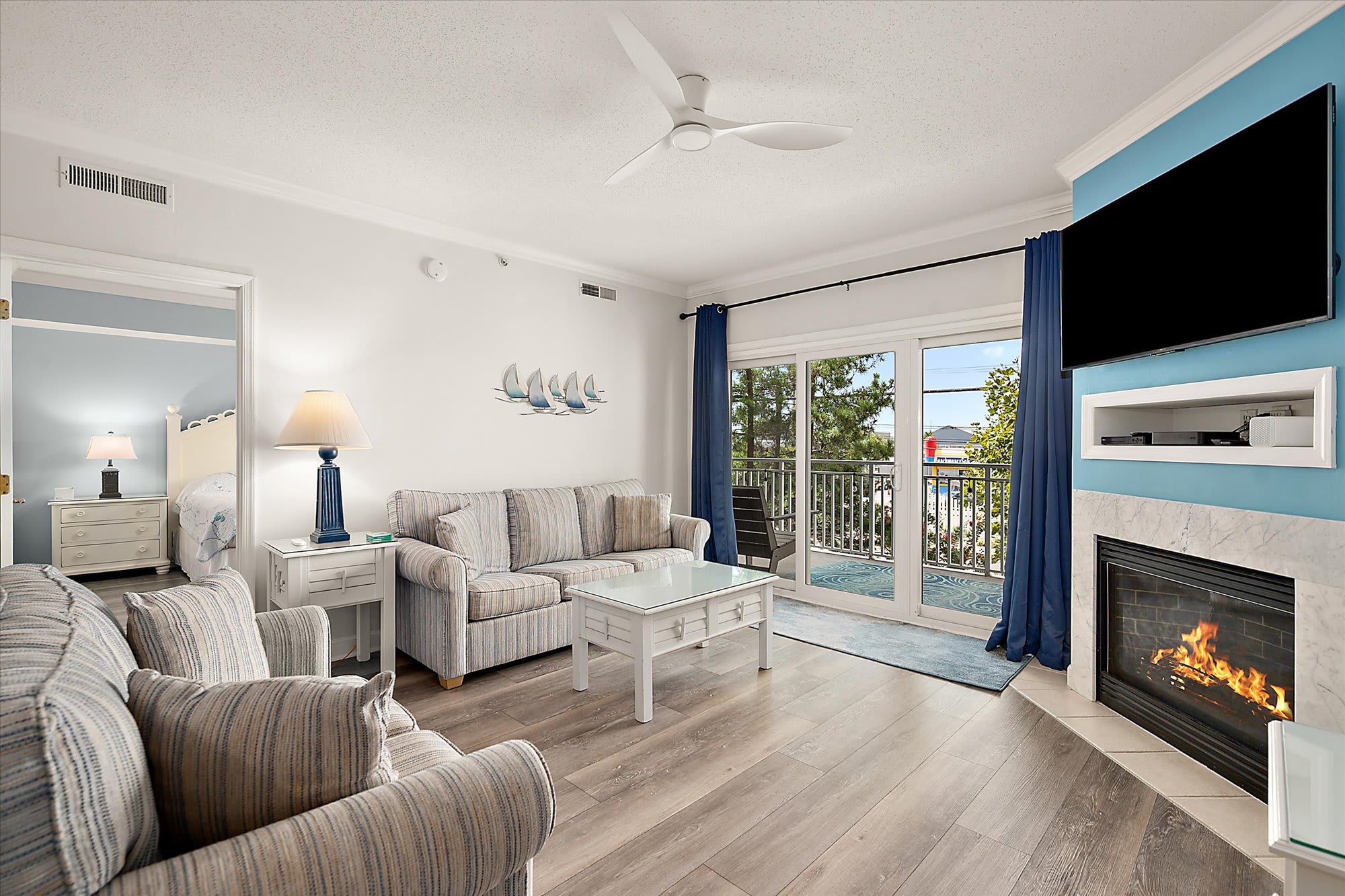 Updated 3BR Ocean Block Condo with Rooftop Pool | Photo 3