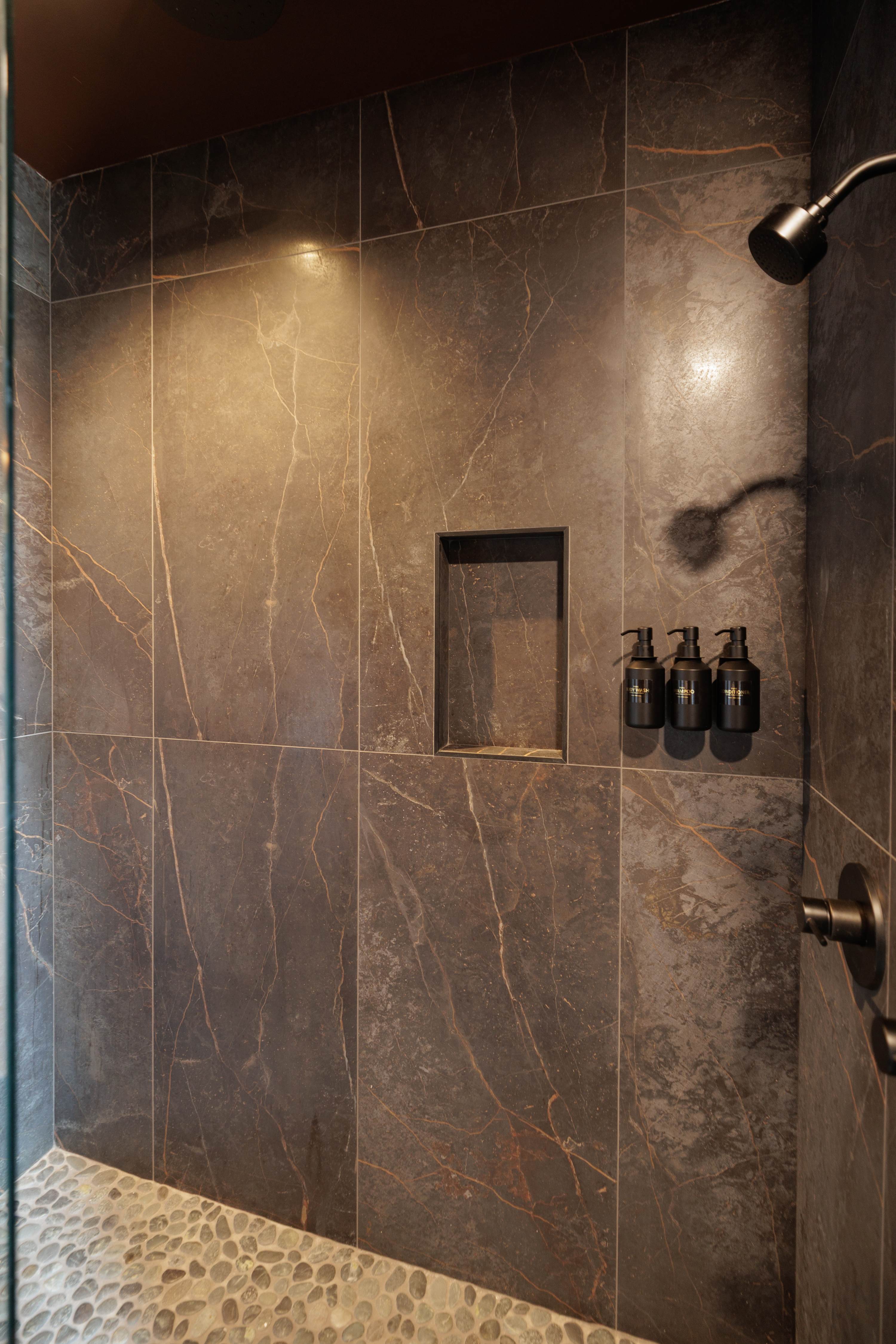 Start or end your day with a refreshing rain shower.