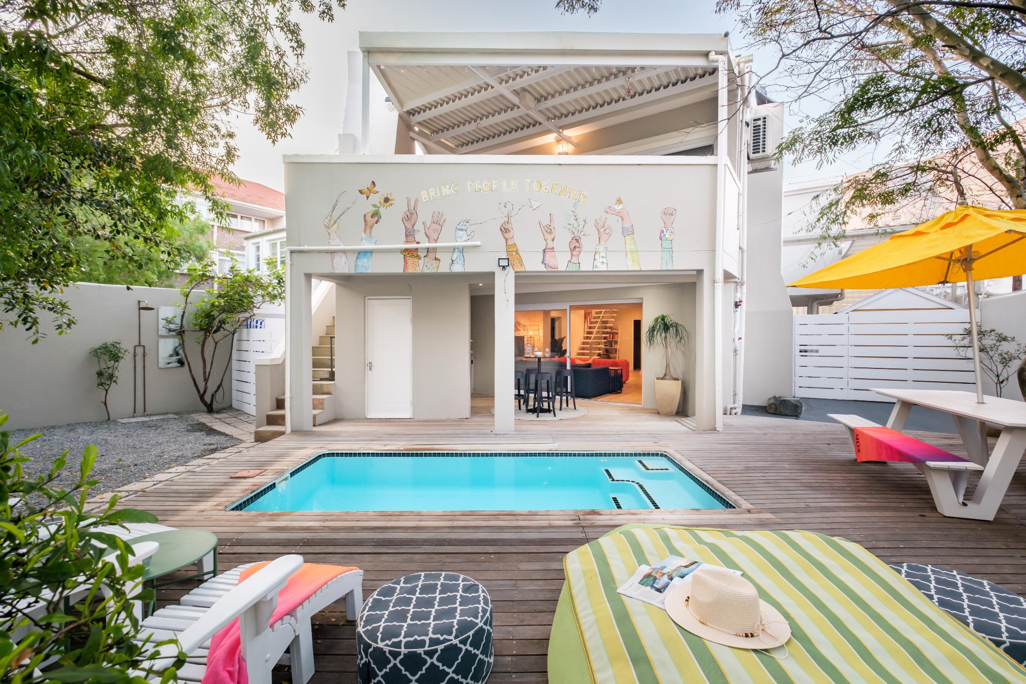 Green Point 4 Bed Family Home w Pool Happy House 4