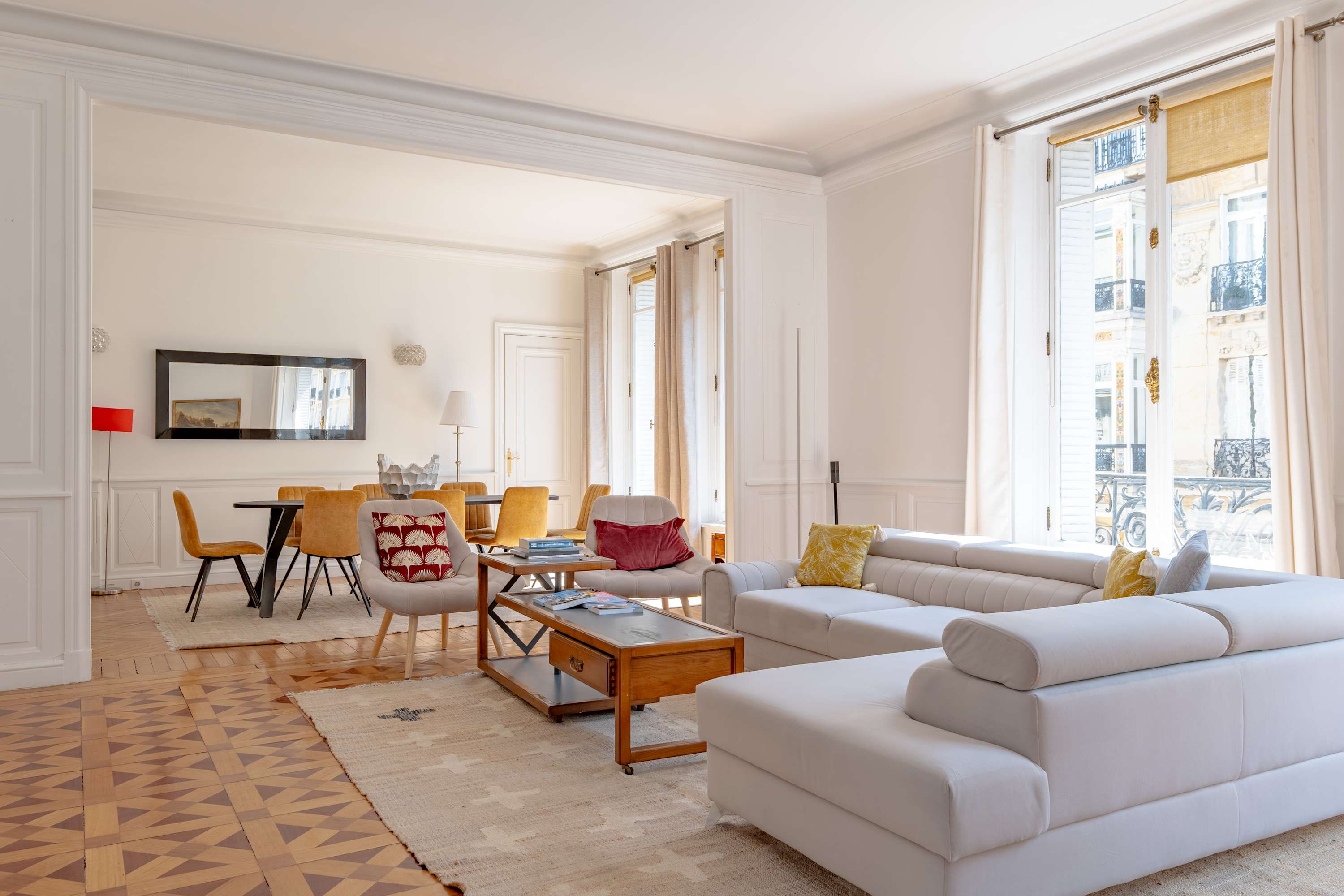 Prestige Trémoille | Luxury 3BDR in the 8th Arron. — Paris, Île-de-France — vacation rental