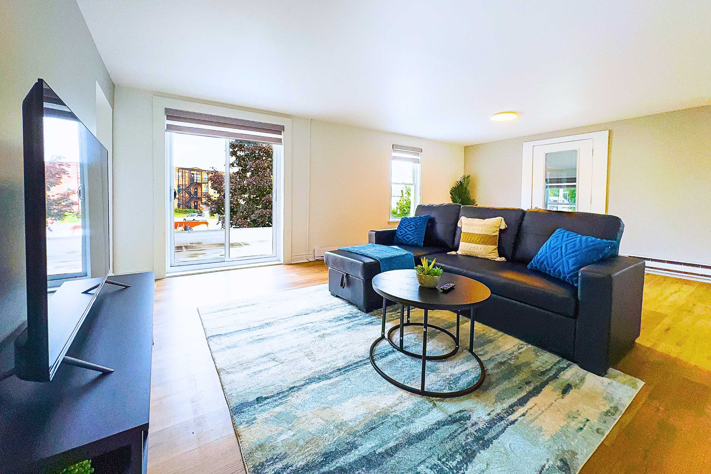 Pet Friendly Home Near Lock 32 Beach Park