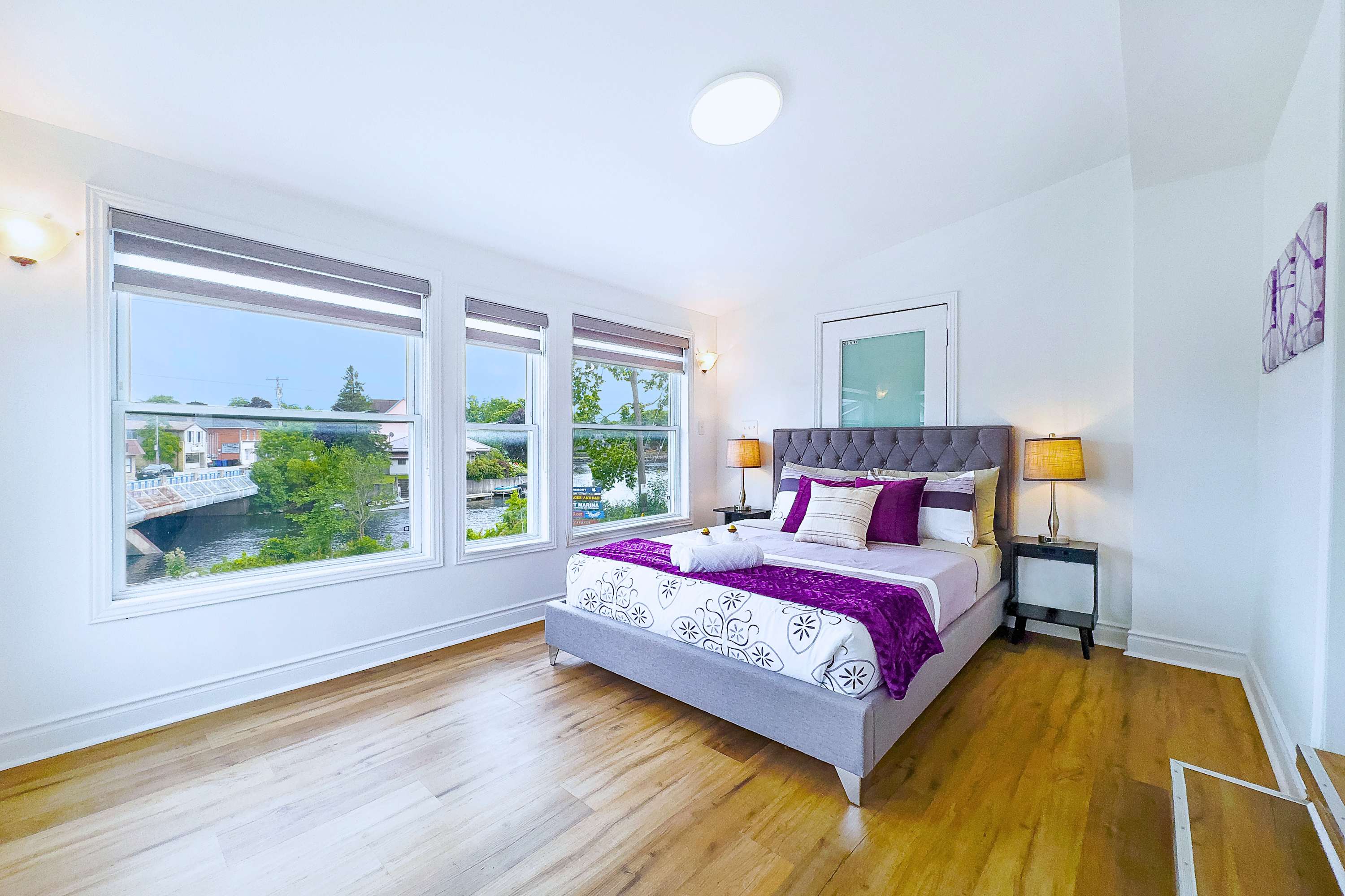 Queen Size Bedroom