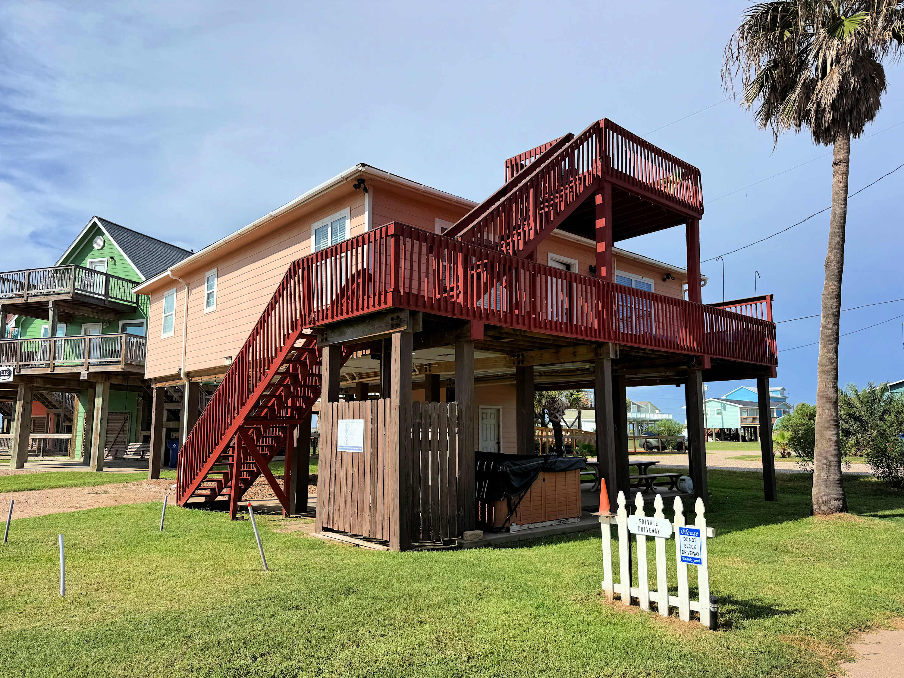 Surfside Taranga Beach Home Hot Tub Game Tables