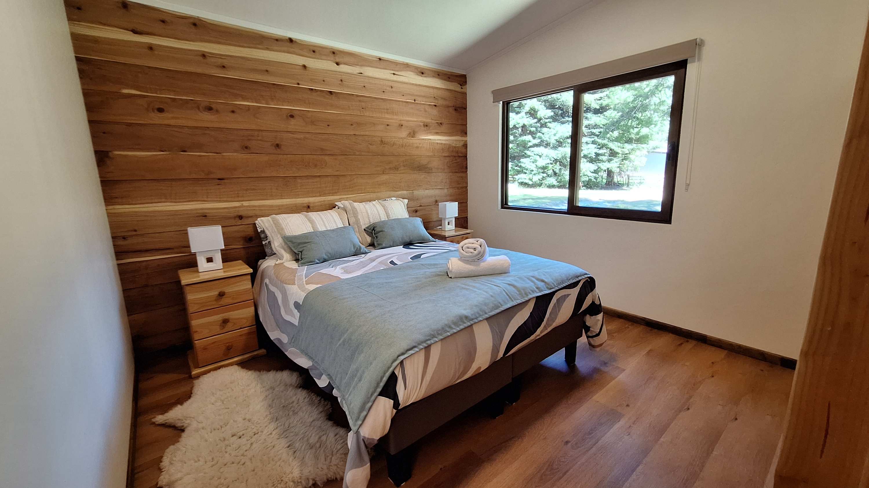 Cypress Cabin - Riverside Hot Tub & Wood Stove