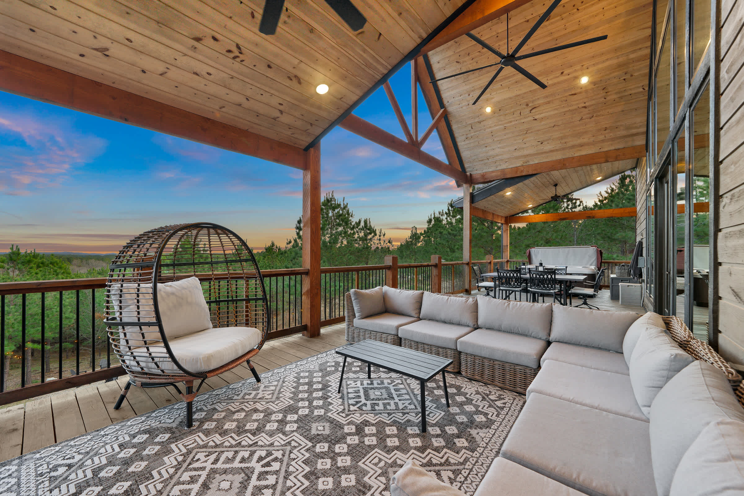 New! Cave Table Road! Fun Views! Hot Tub! Firepit!