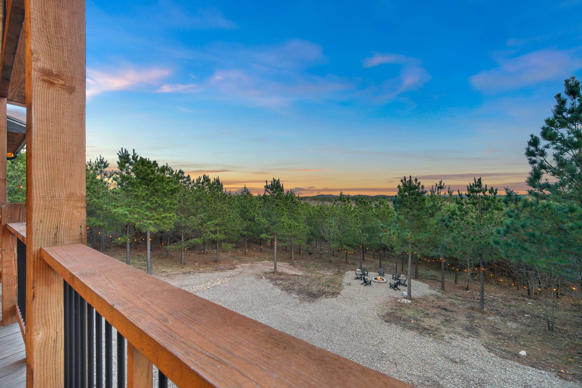 New! Cave Table Road! Fun Views! Hot Tub! Firepit!