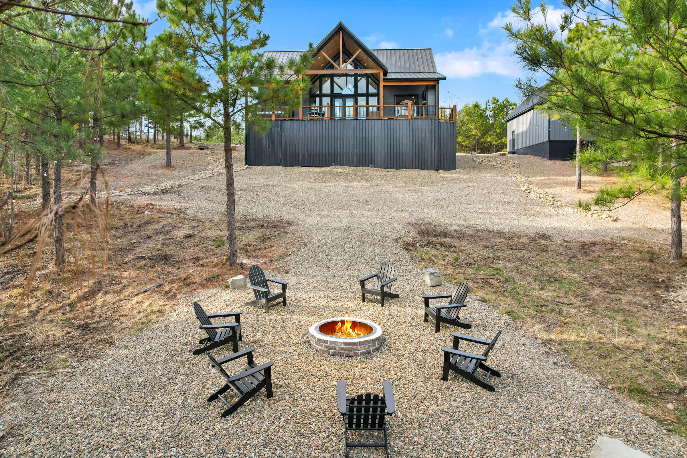 New! Cave Table Road! Fun Views! Hot Tub! Firepit!
