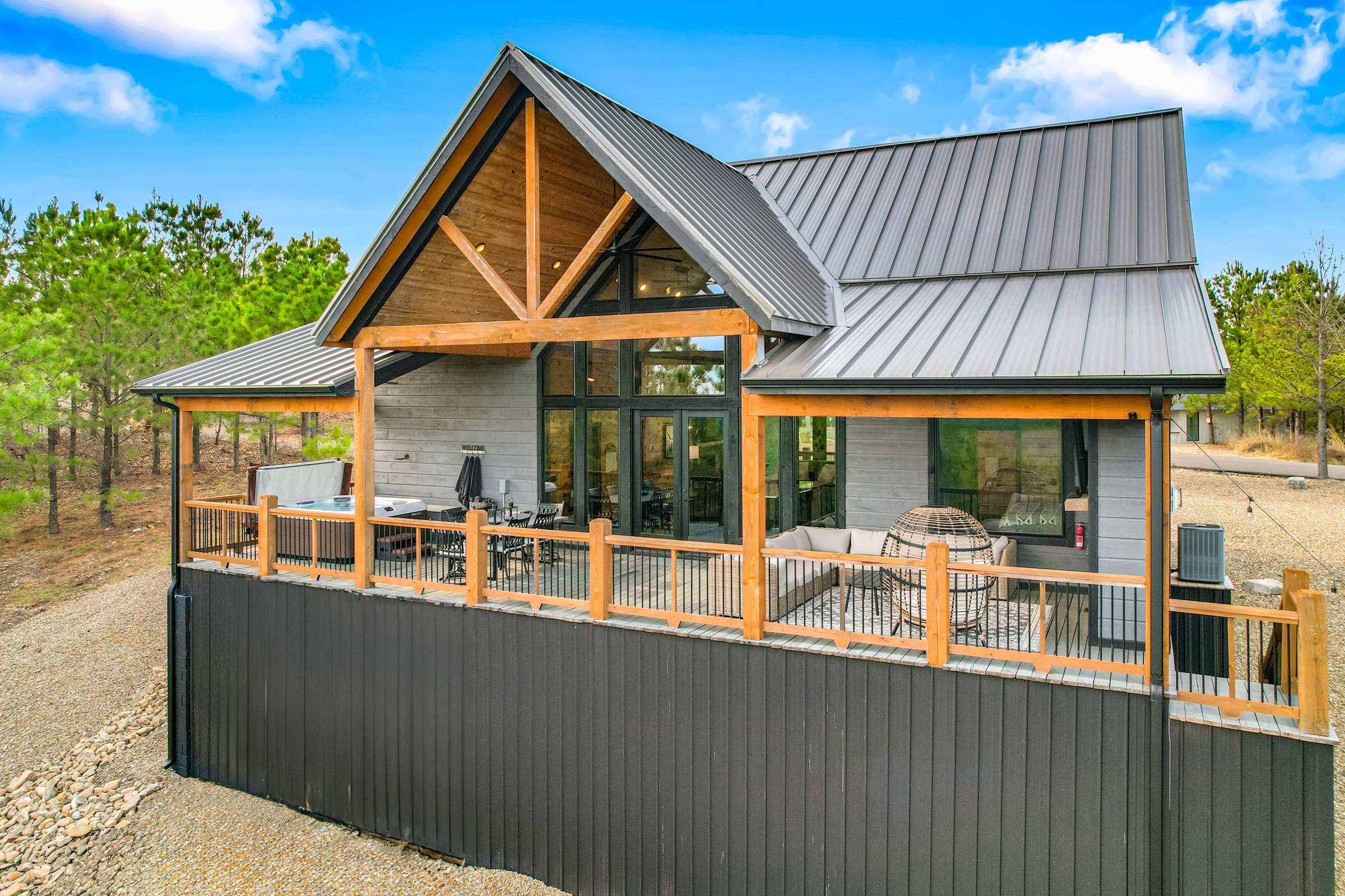 New! Cave Table Road! Fun Views! Hot Tub! Firepit!