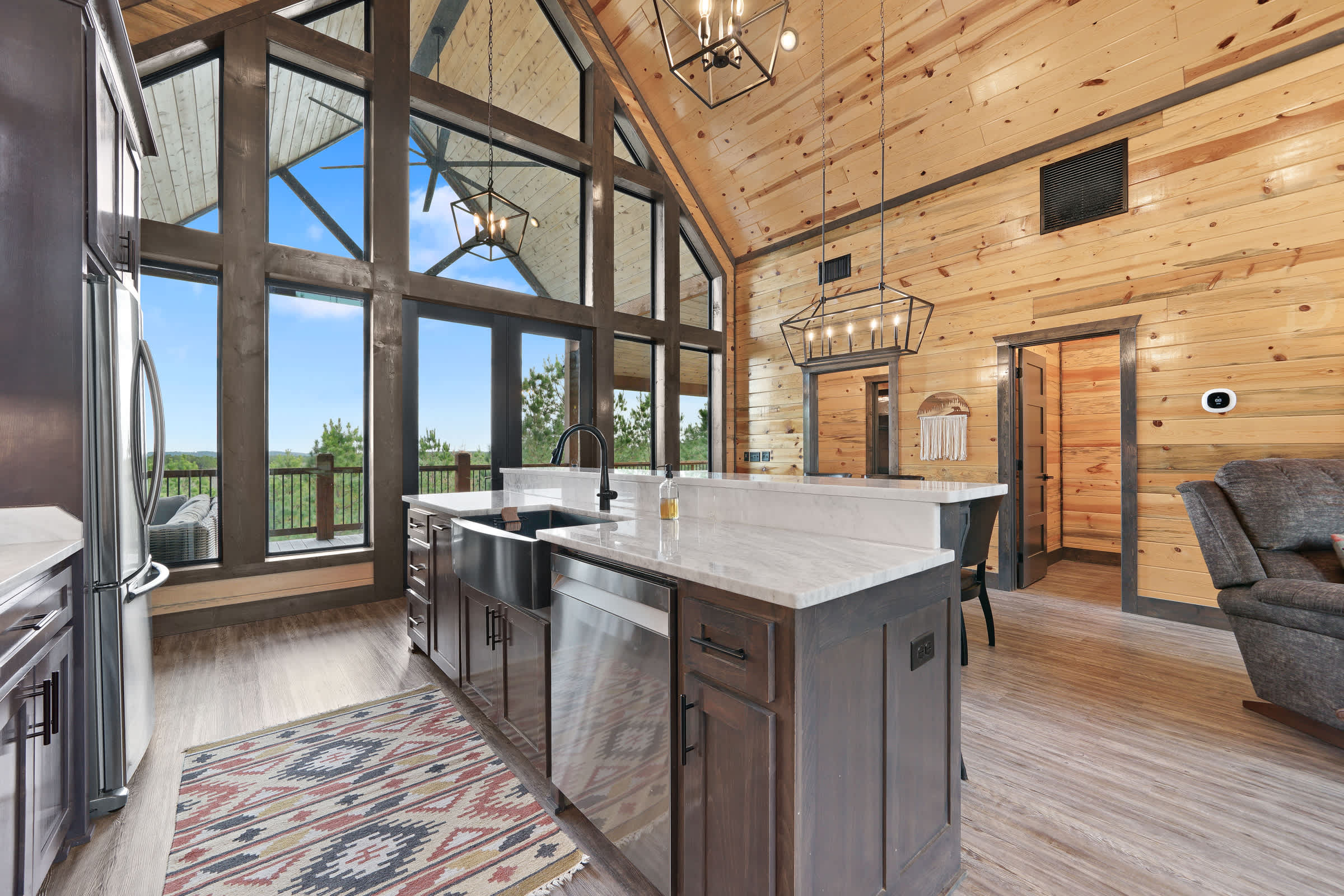 New! Cave Table Road! Fun Views! Hot Tub! Firepit!