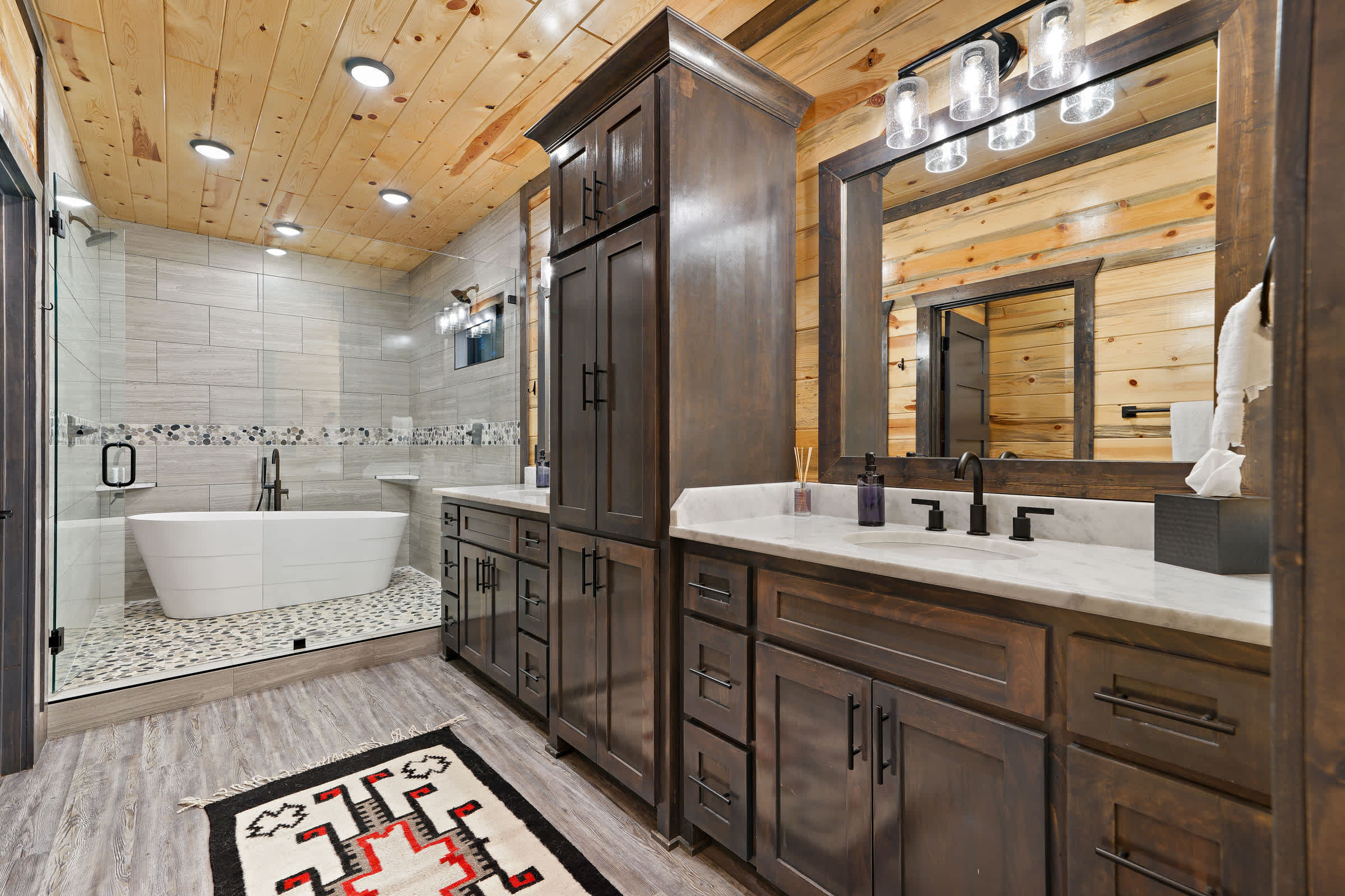 New! Cave Table Road! Fun Views! Hot Tub! Firepit!