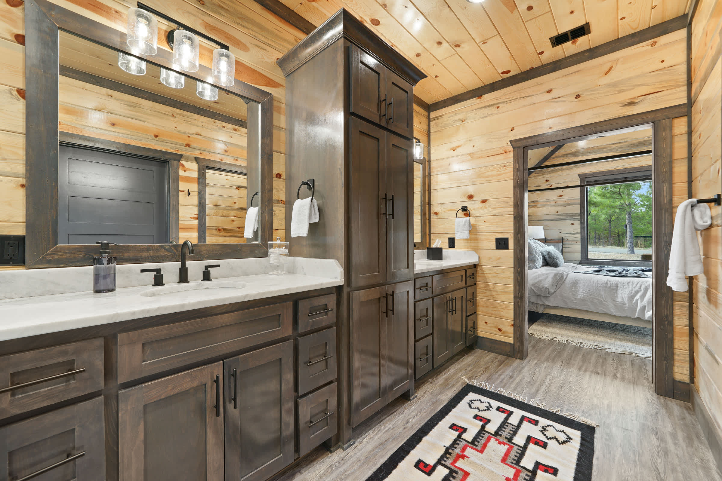 New! Cave Table Road! Fun Views! Hot Tub! Firepit!