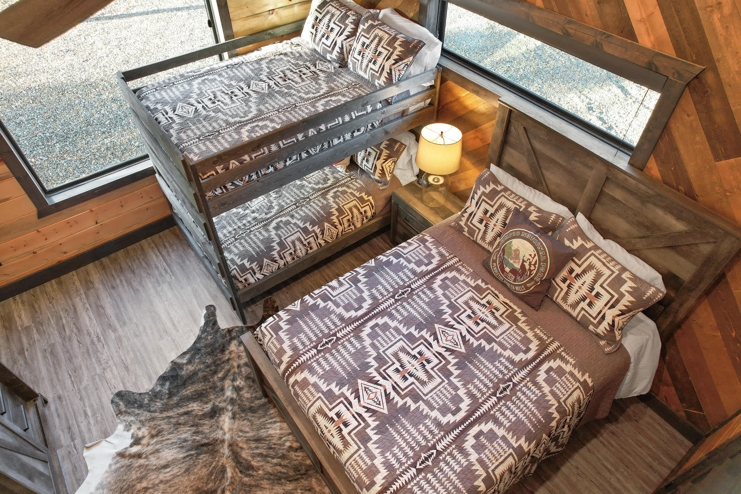 New! Cave Table Road! Fun Views! Hot Tub! Firepit!