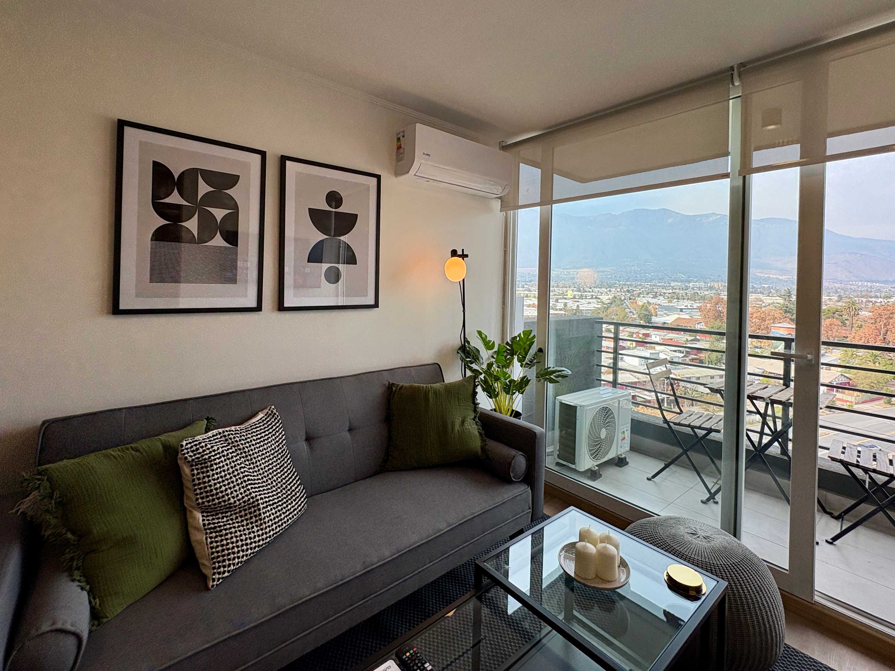 2BR Andes View - Parking, Pool & Metro