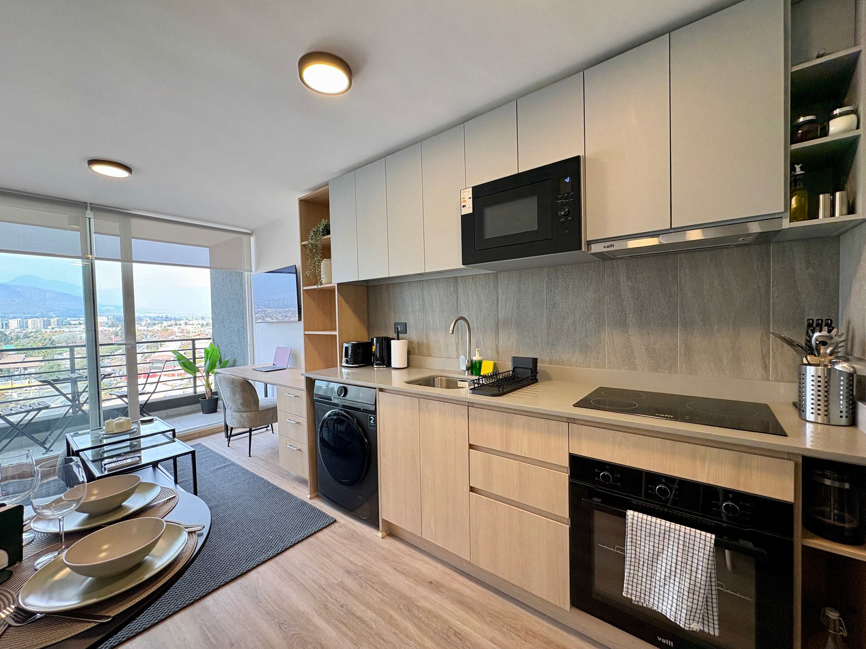 2BR Andes View - Parking, Pool & Metro