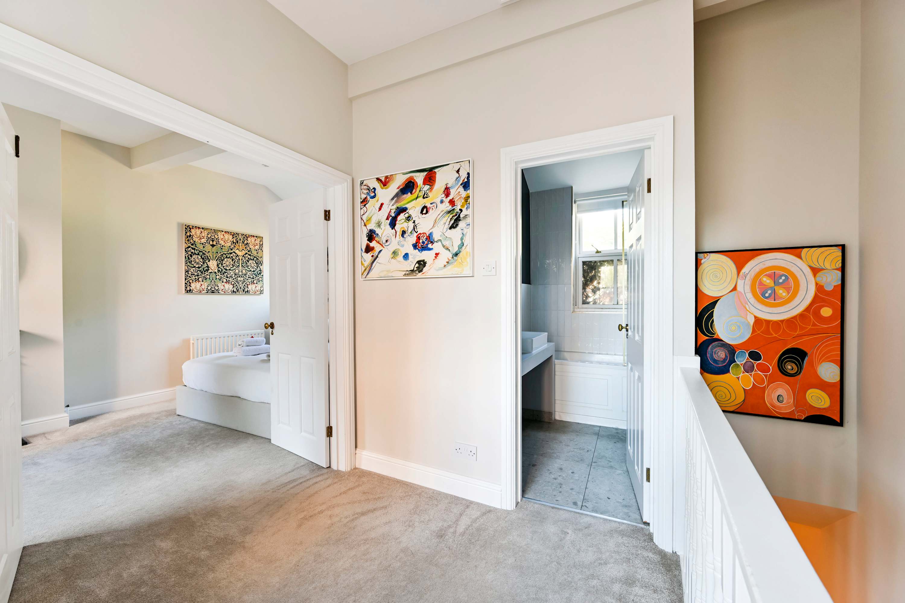 View Elegant St Johns Wood Mews-King Bed & Workspace in 19 Hamilton Close NW8 8QY Elegant St Johns Wood Mews-King Bed & Workspace in 19 Hamilton Close NW8 8QY - Property image 11 - VivreStays