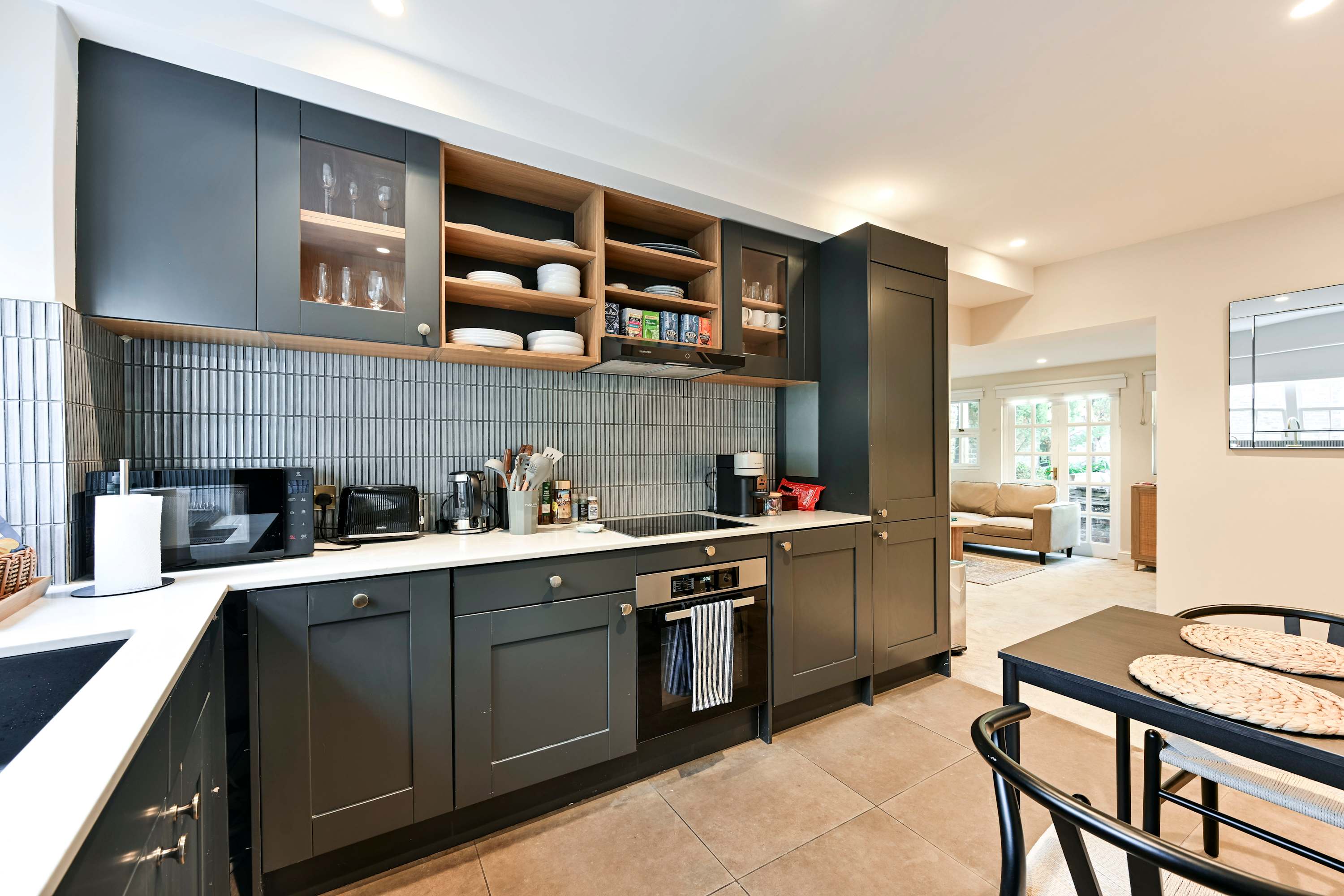 View Elegant St Johns Wood Mews-King Bed & Workspace in 19 Hamilton Close NW8 8QY Elegant St Johns Wood Mews-King Bed & Workspace in 19 Hamilton Close NW8 8QY - Property image 2 - VivreStays