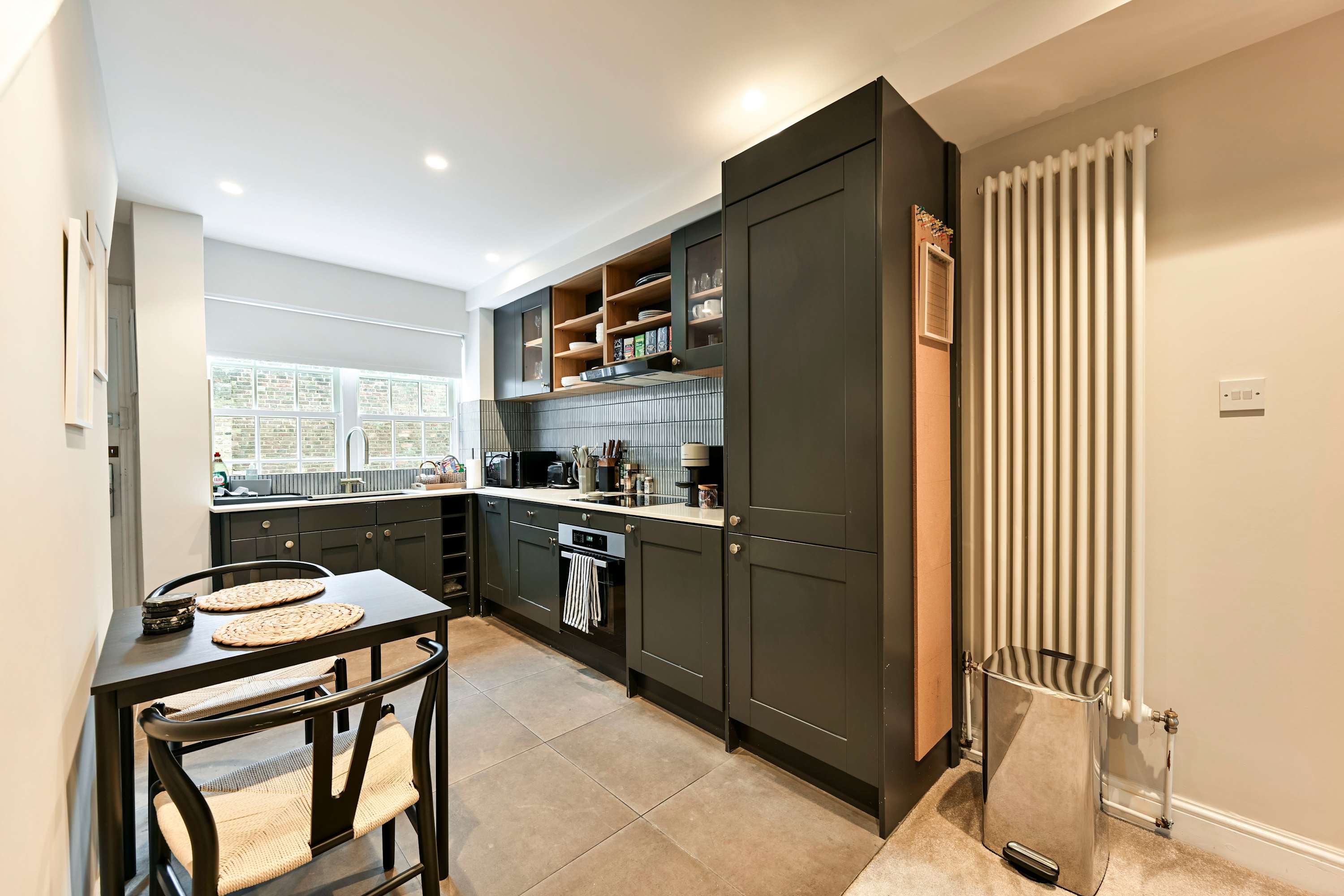 View Elegant St Johns Wood Mews-King Bed & Workspace in 19 Hamilton Close NW8 8QY Elegant St Johns Wood Mews-King Bed & Workspace in 19 Hamilton Close NW8 8QY - Property image 5 - VivreStays