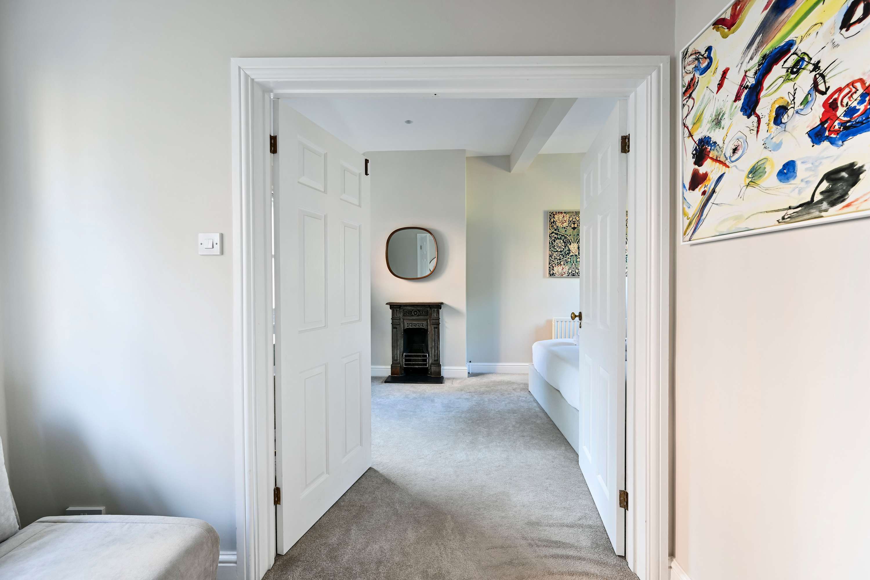 View Elegant St Johns Wood Mews-King Bed & Workspace in 19 Hamilton Close NW8 8QY Elegant St Johns Wood Mews-King Bed & Workspace in 19 Hamilton Close NW8 8QY - Property image 12 - VivreStays