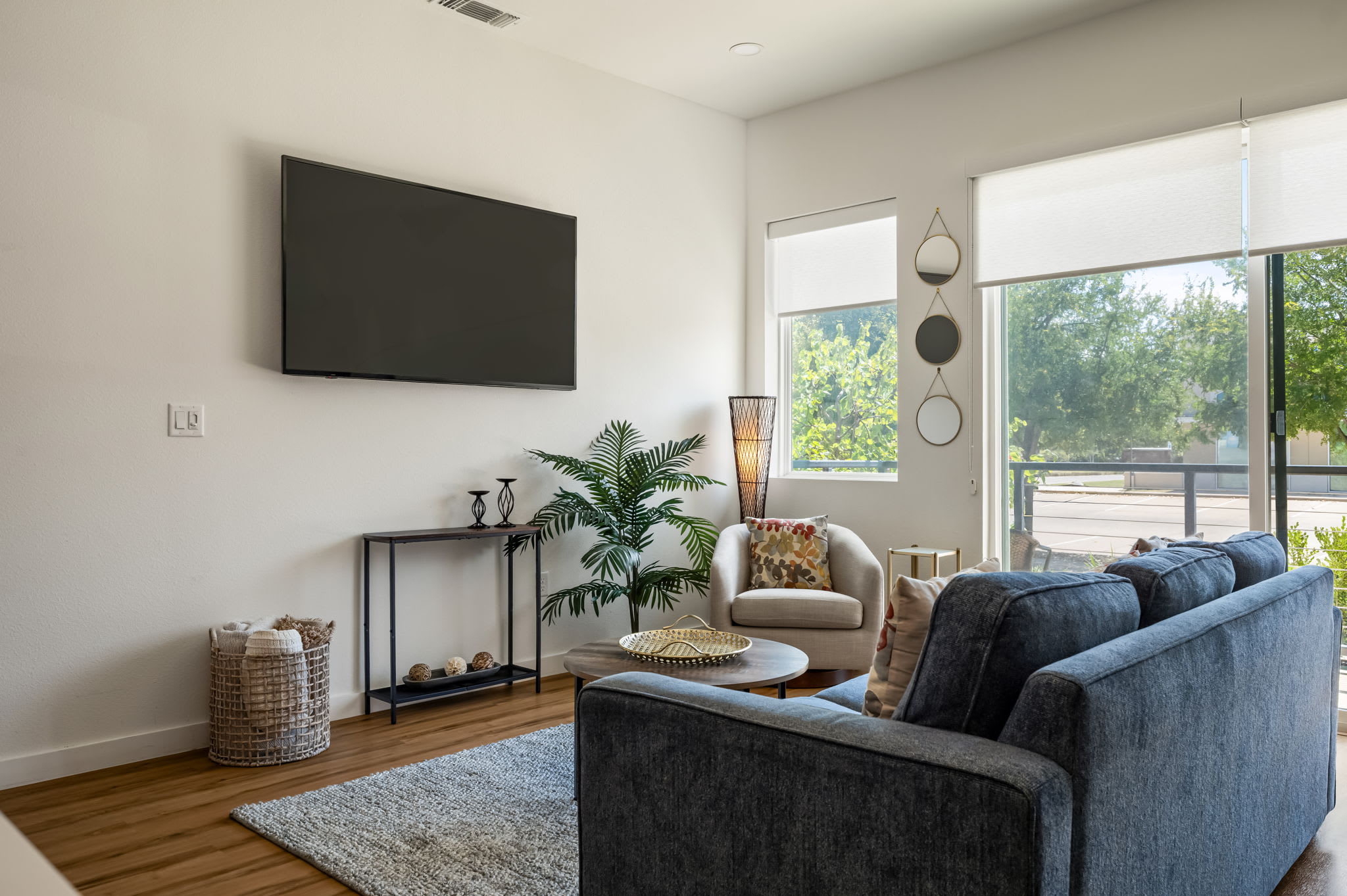 Living area with dining table