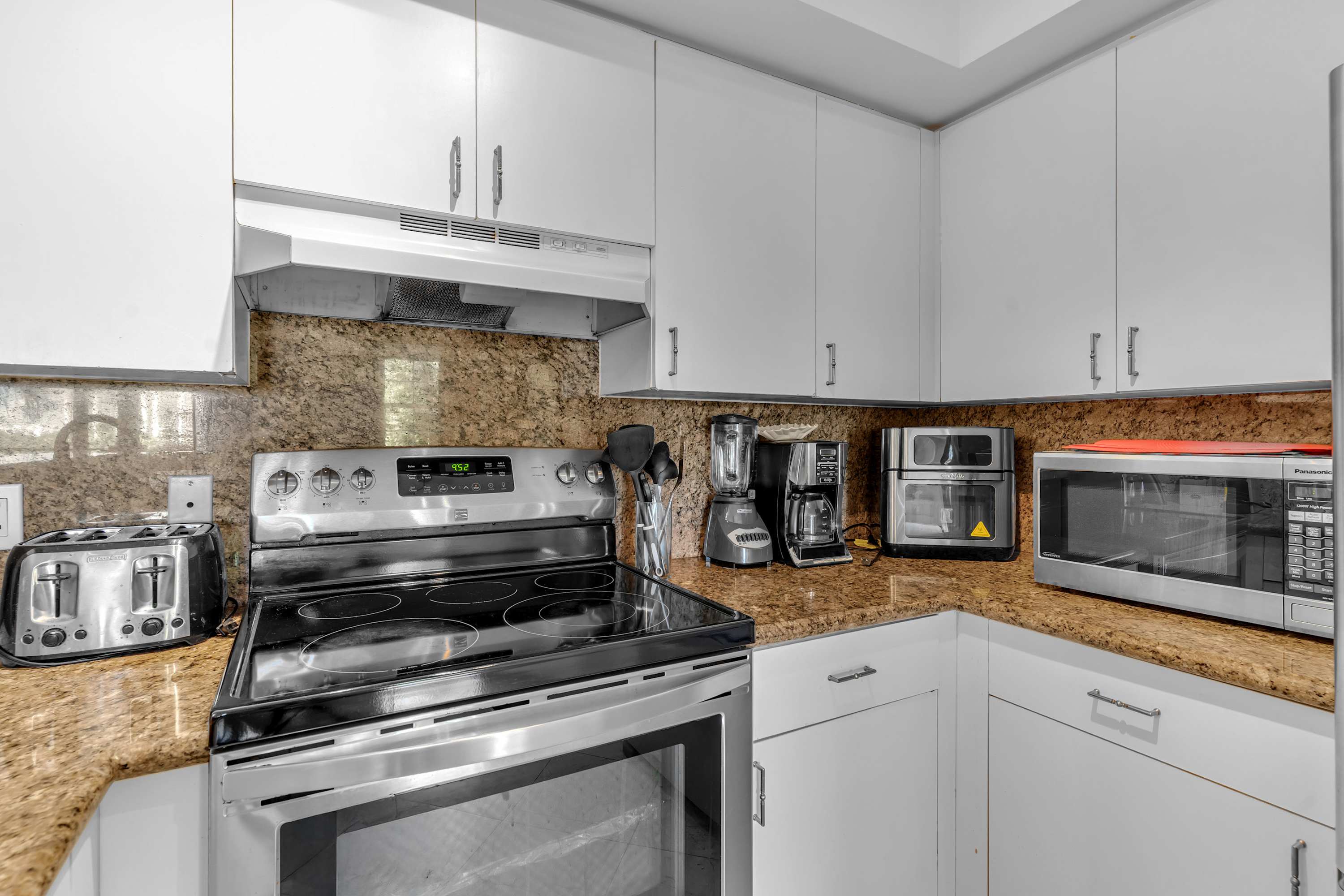 The open kitchen is well equipped for an unforgettable getaway​